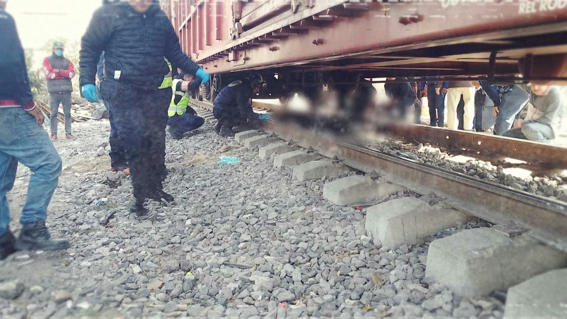 ¡Terrible! Un ciclista le quiso ganar el paso al tren y no lo logró