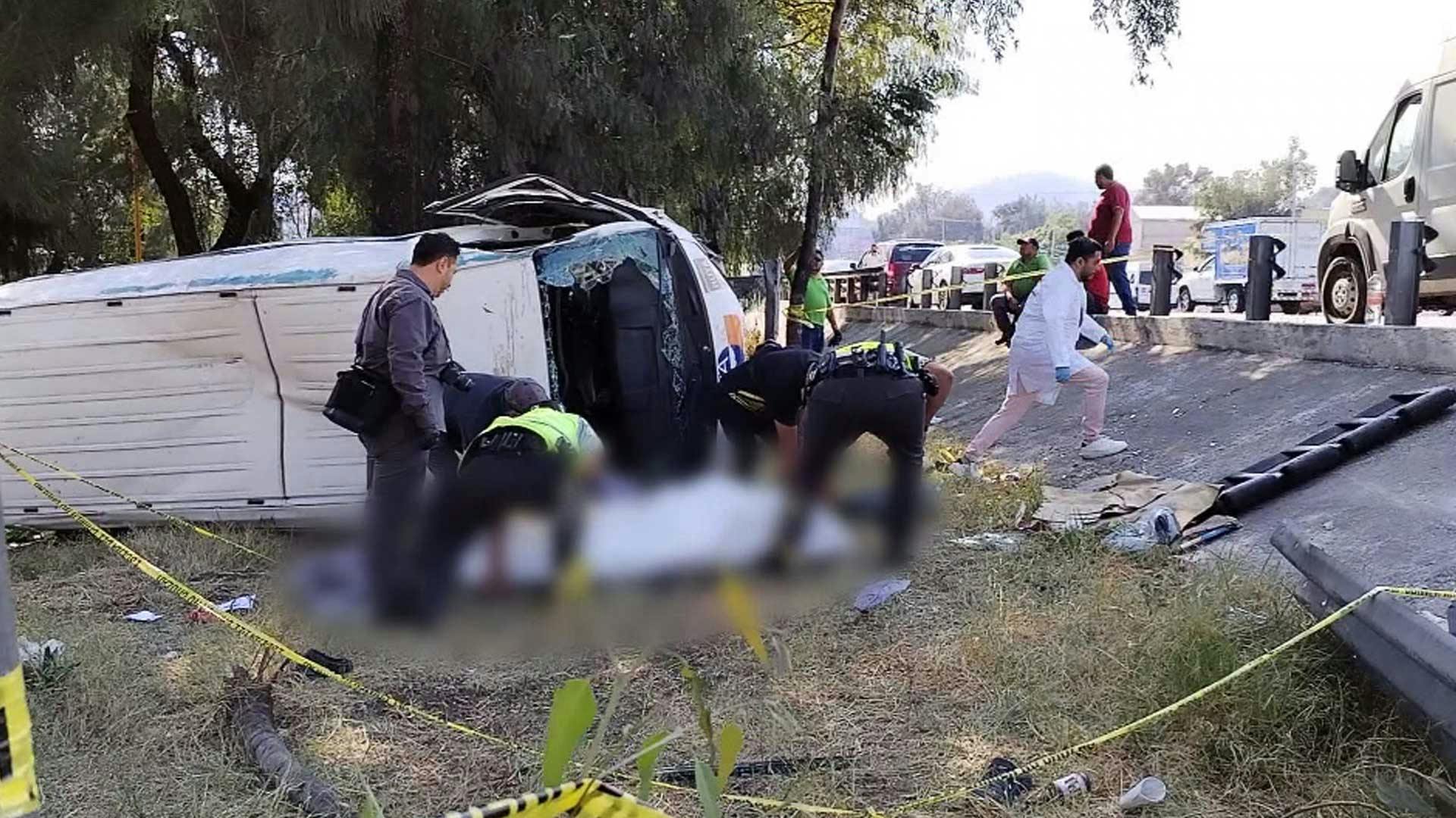 ¡Le dio un infarto mientras manejaba con 16 personas a bordo!