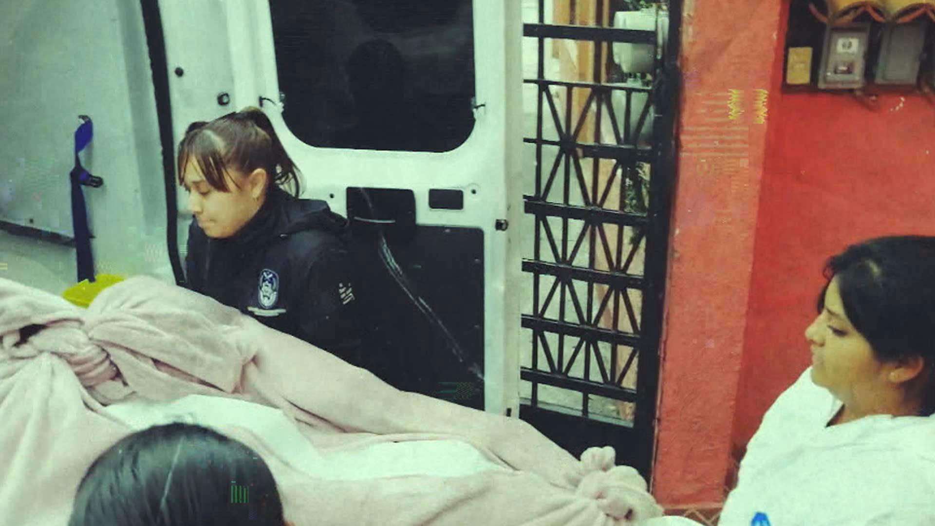 ¡Terrible! Una mujer fue hallada sin vida dentro del baño de su casa