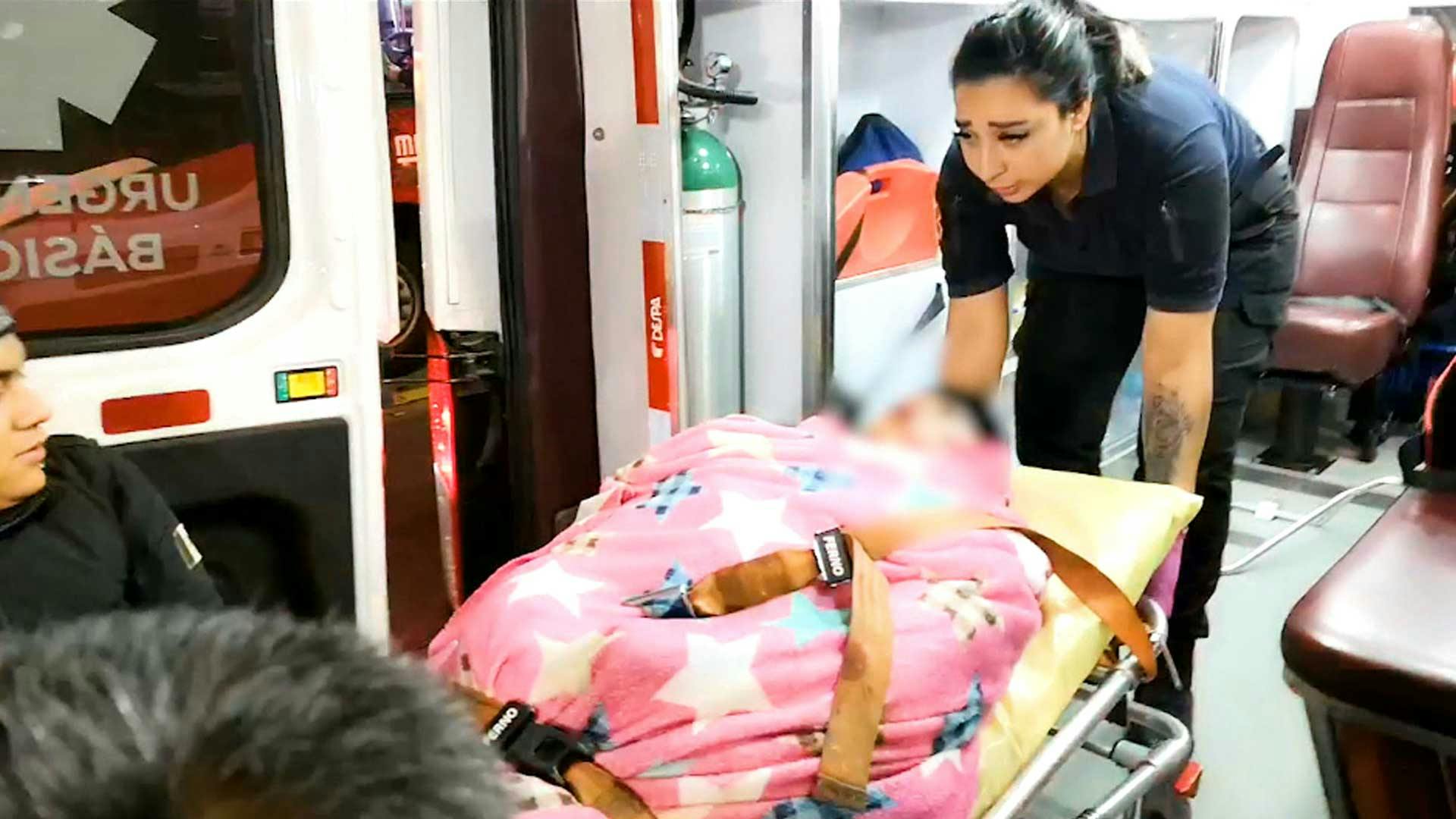 ¡Tremendo accidente entre civiles y policías que acudían a emergencia!