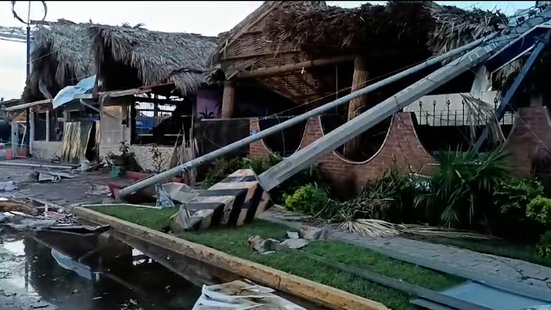 El "Diablo" Becerril nos presenta el caos por el huracán en Acapulco