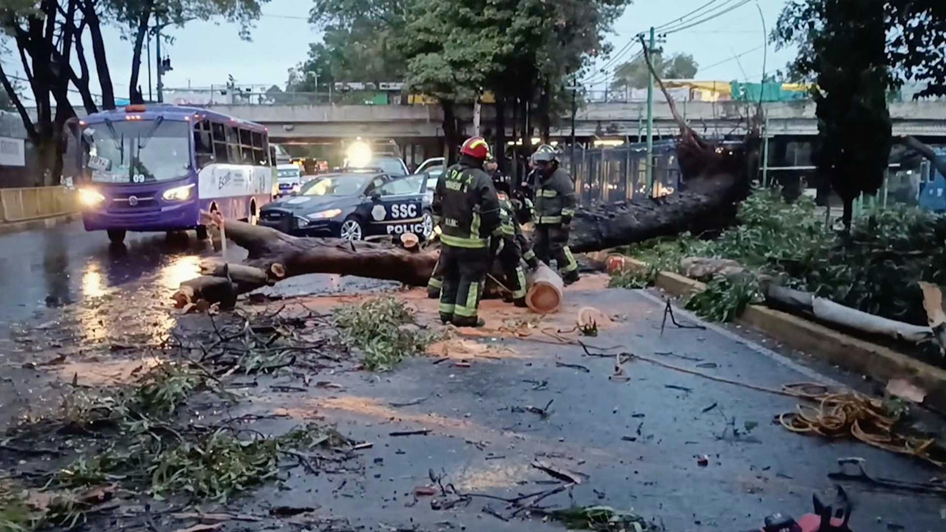 230822_13_ent_n_emo_3_azteca