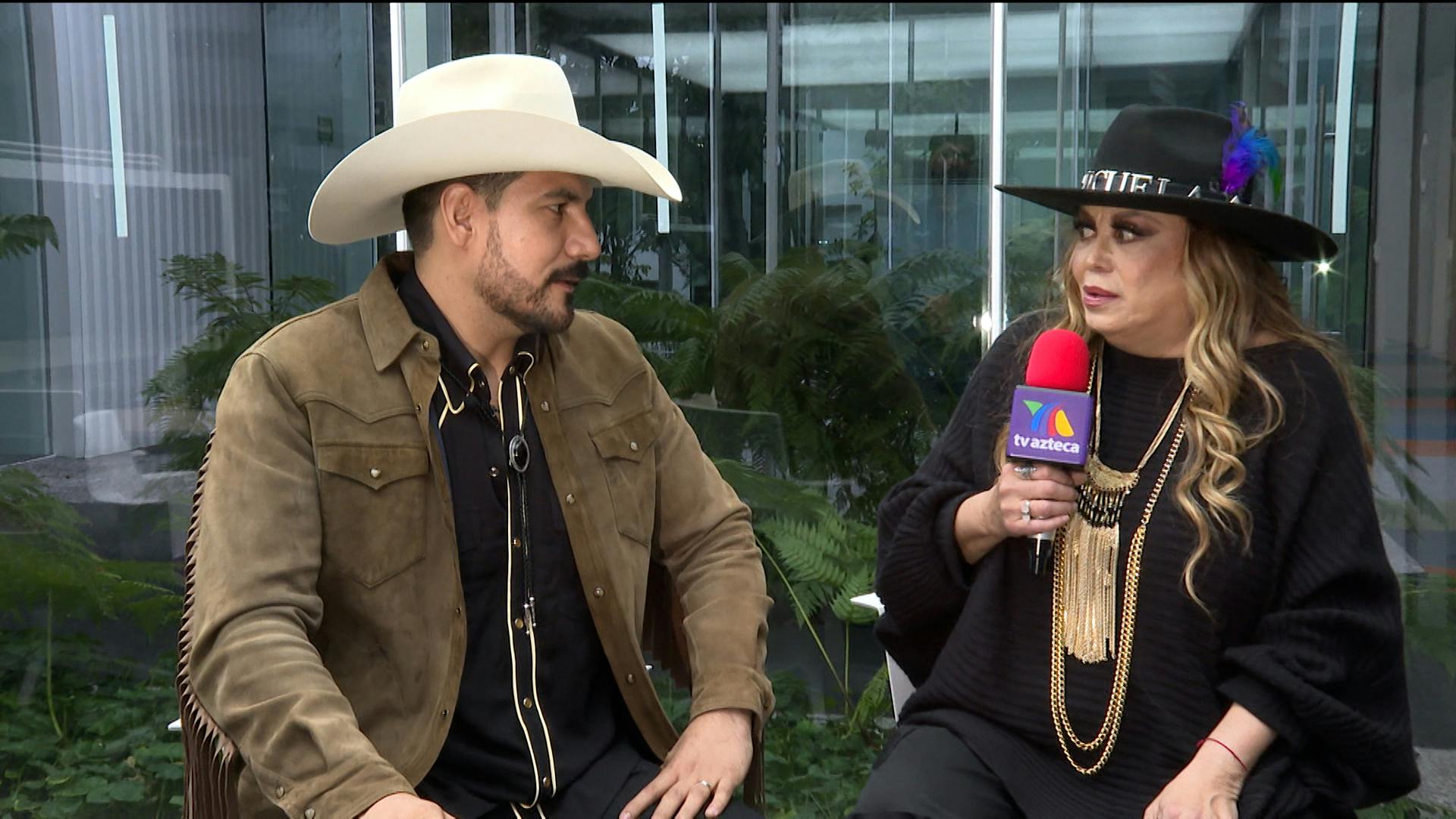 Armando Navárrez deja el country para incursionar en el regional mexicano