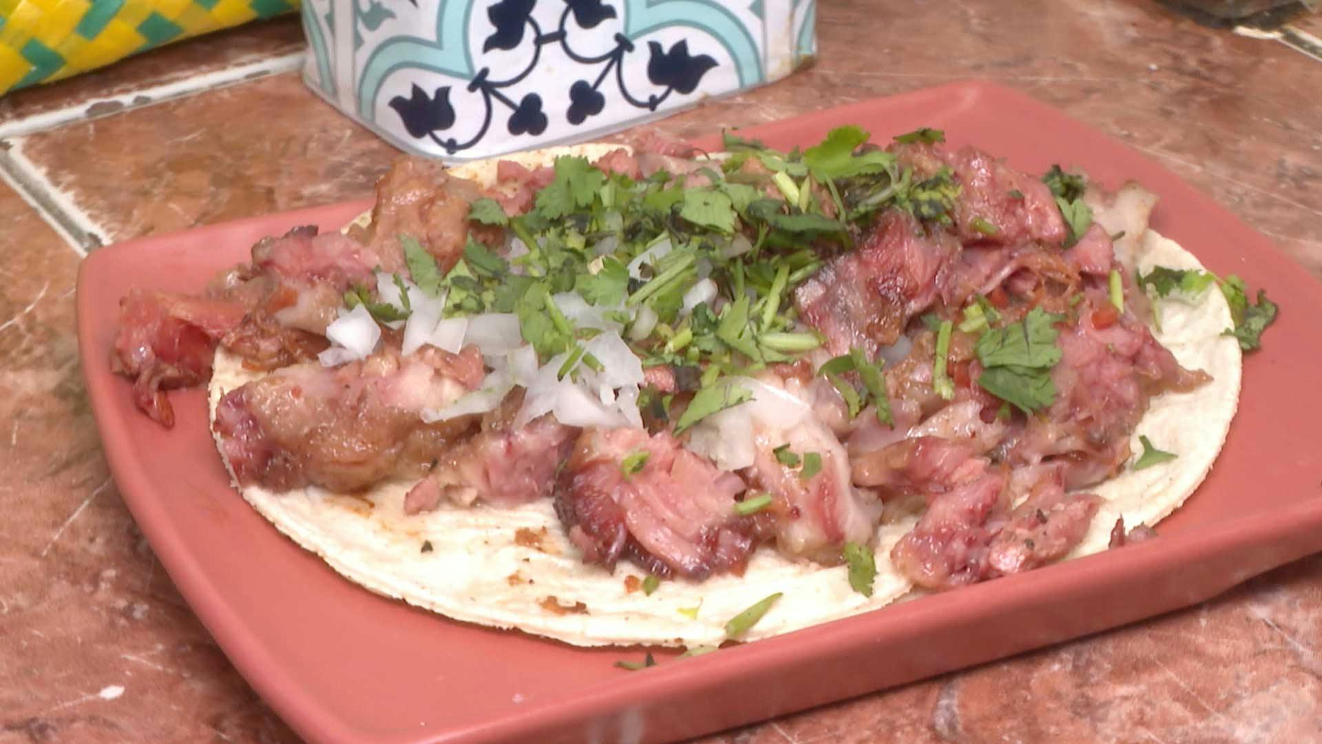 Rahmar te lleva a conocer unos tacos de res con especialidad en los de tripita