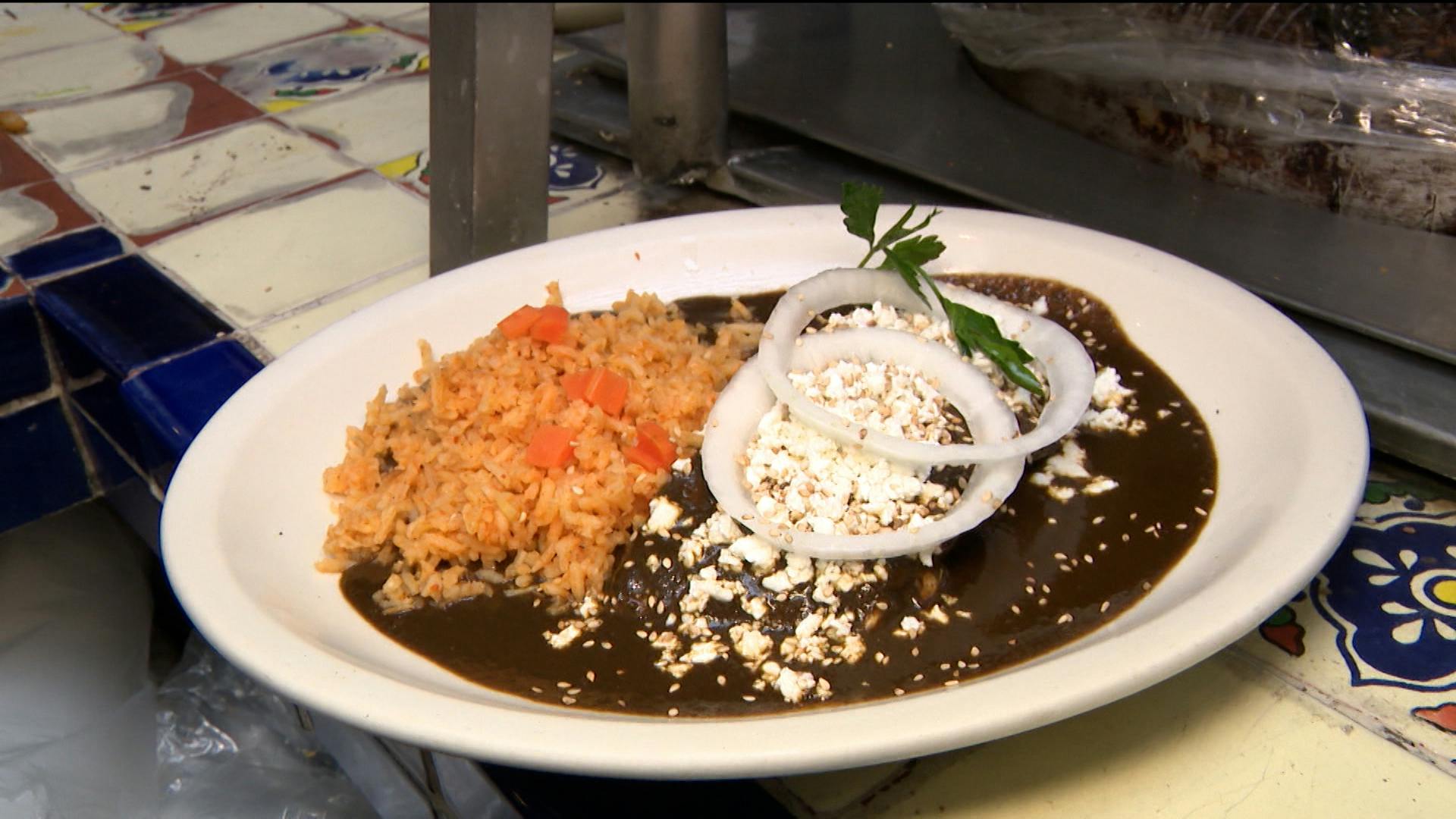 En La Poblanita tienen el mole más delicioso de toda la CDMX