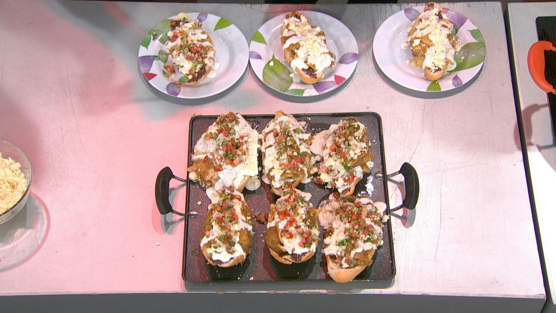 ¿Molletes con chilaquiles? Conoce los tecolotes, una delicia