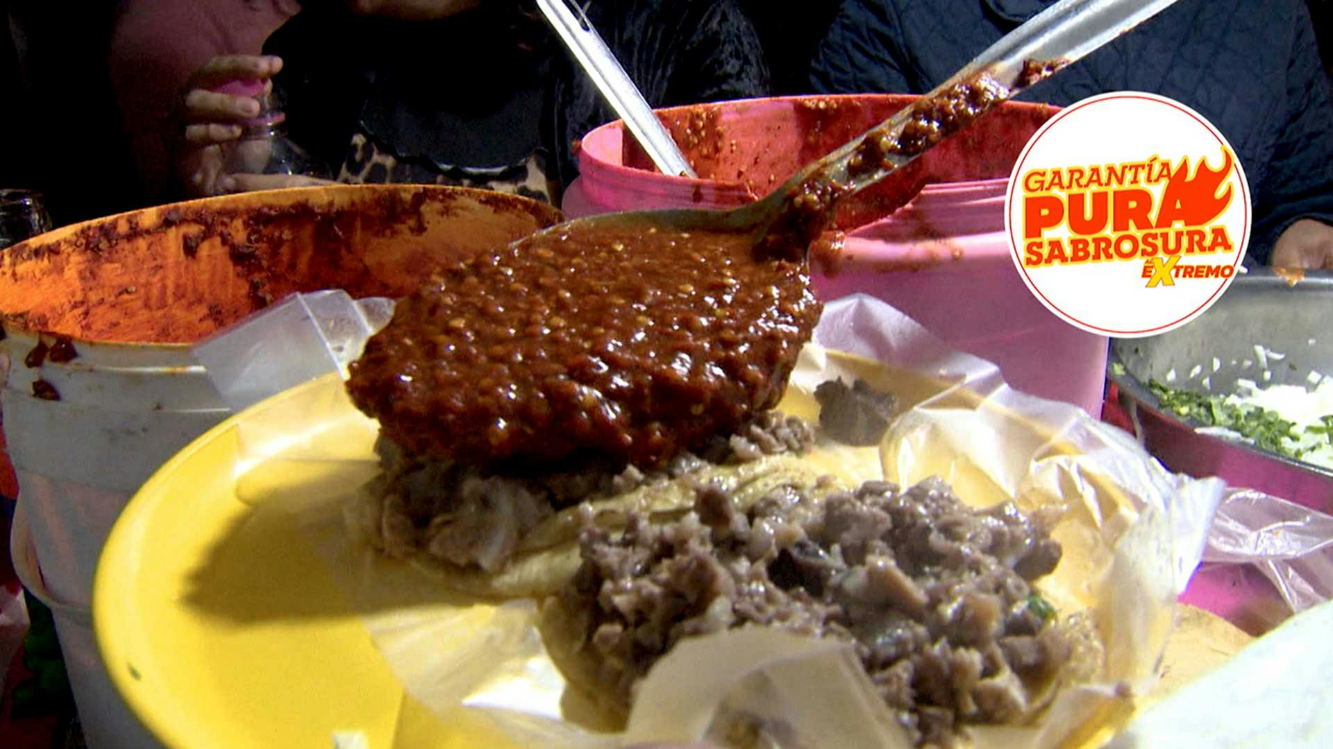 ¿Podrías con este reto extremo? Checa los tacos más picosos de Neza