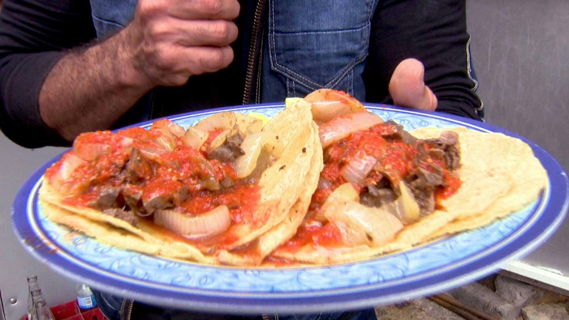 ¡Tacos de hígado de doña Leonor con más de 52 años de tradición!
