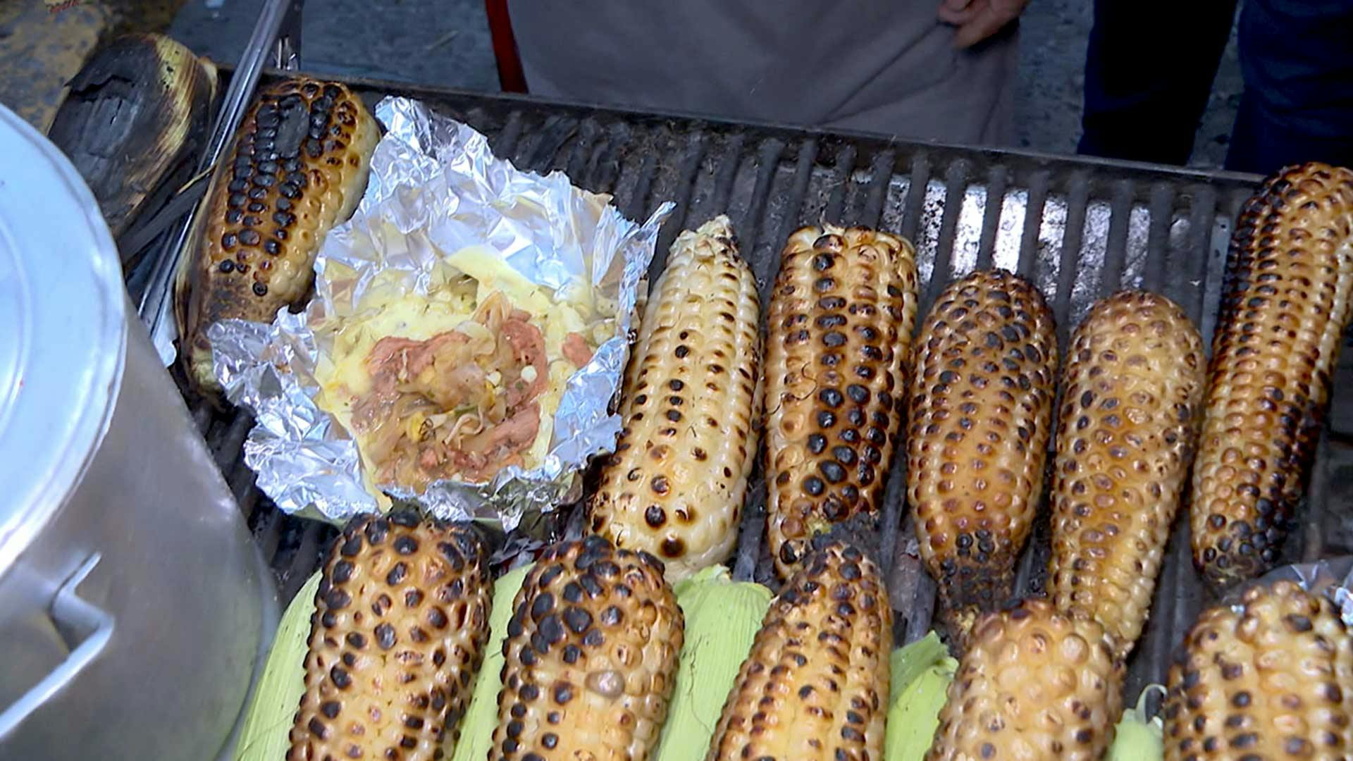 Elotes gratinados de la familia Téllez, una delicia que no se pueden perder
