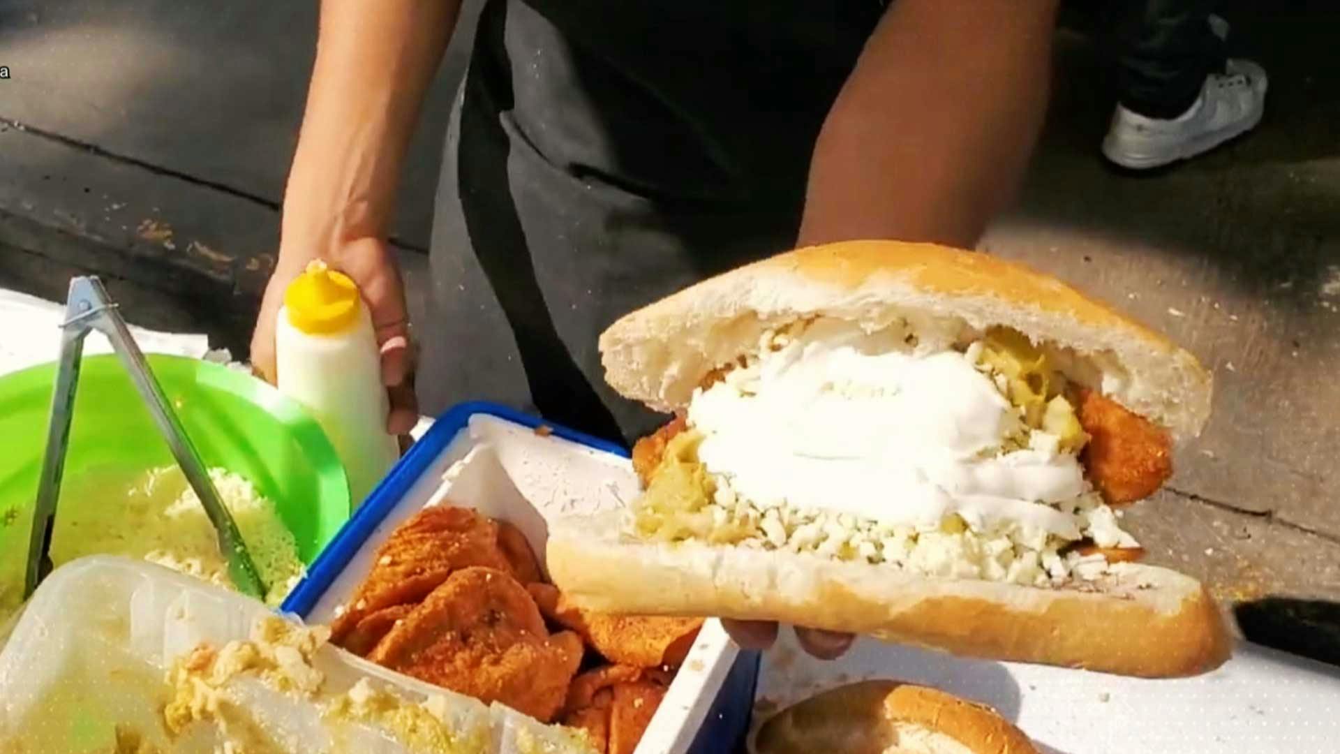 En "la esquina del chilaquil" preparan unas tortas ¡buenísimas!