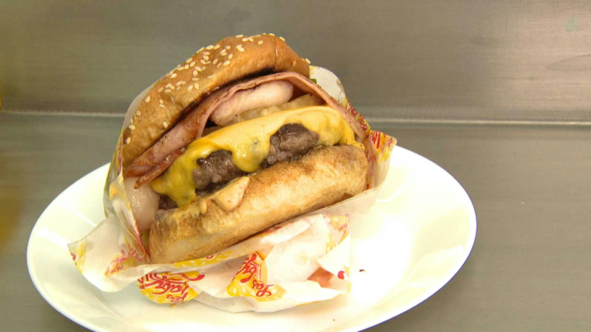 ¡Para saborear! Rahmar presume delicosas hamburguesas en la Escandón