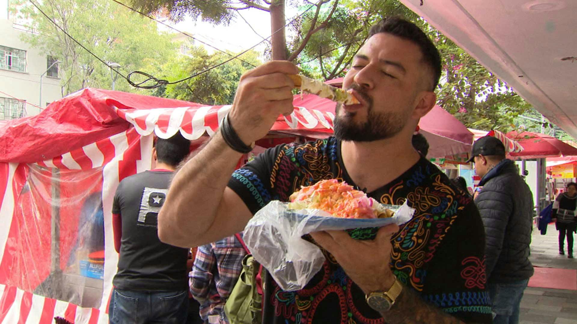 ¡Garnachas para chuparse los dedos! ¡Deliciosas flautas 'bara bara'!