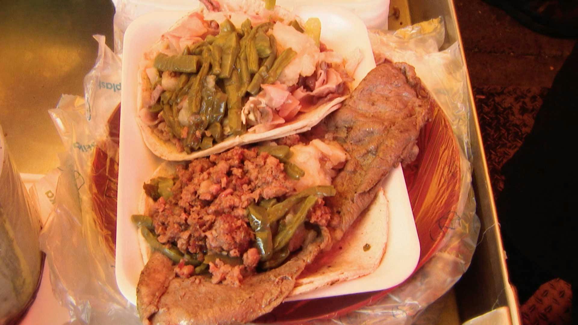 Si no quieres romper la dieta, no debes ver esto... ¡Tacos colosales!