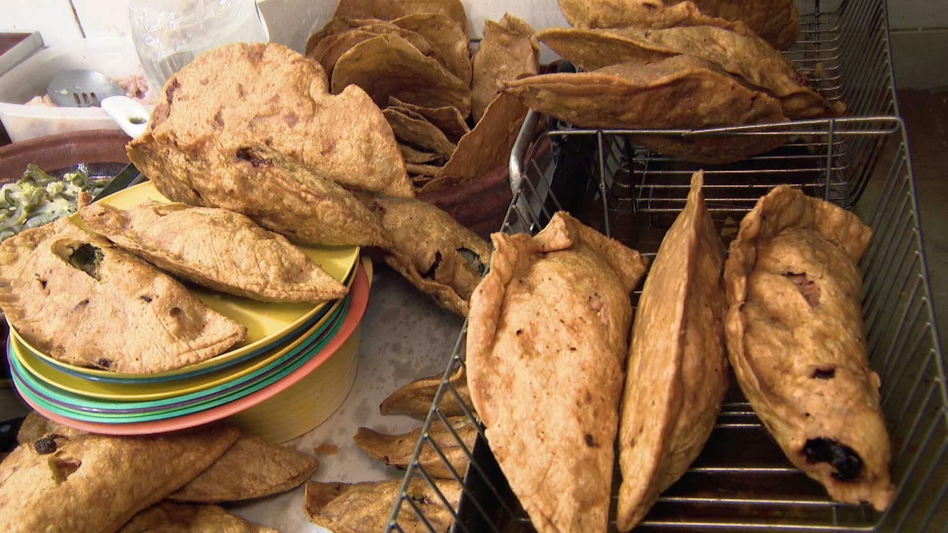 Iztacalco presume una espectacular joya culinaria: quecas enchilosas