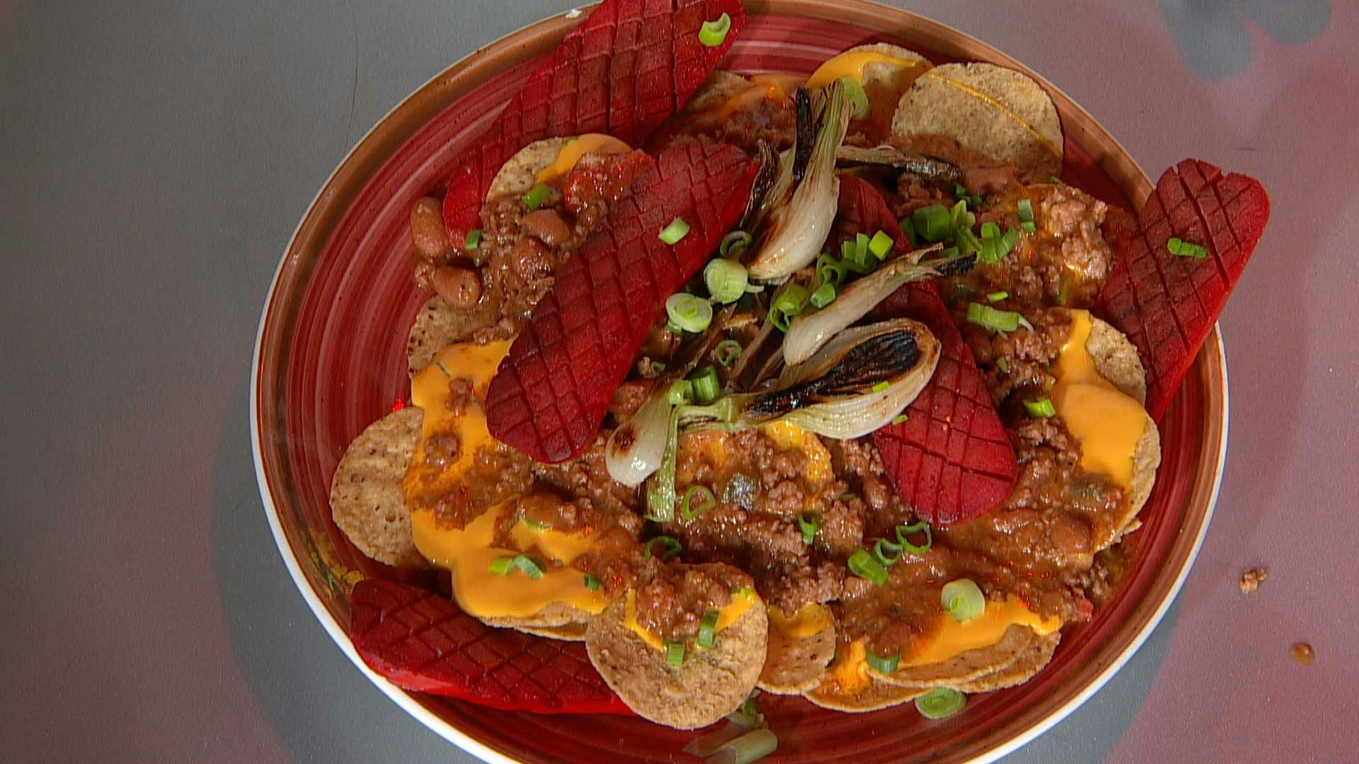 ¡Aprende a preparar nachos con chilli! Rahmar nos da su receta única