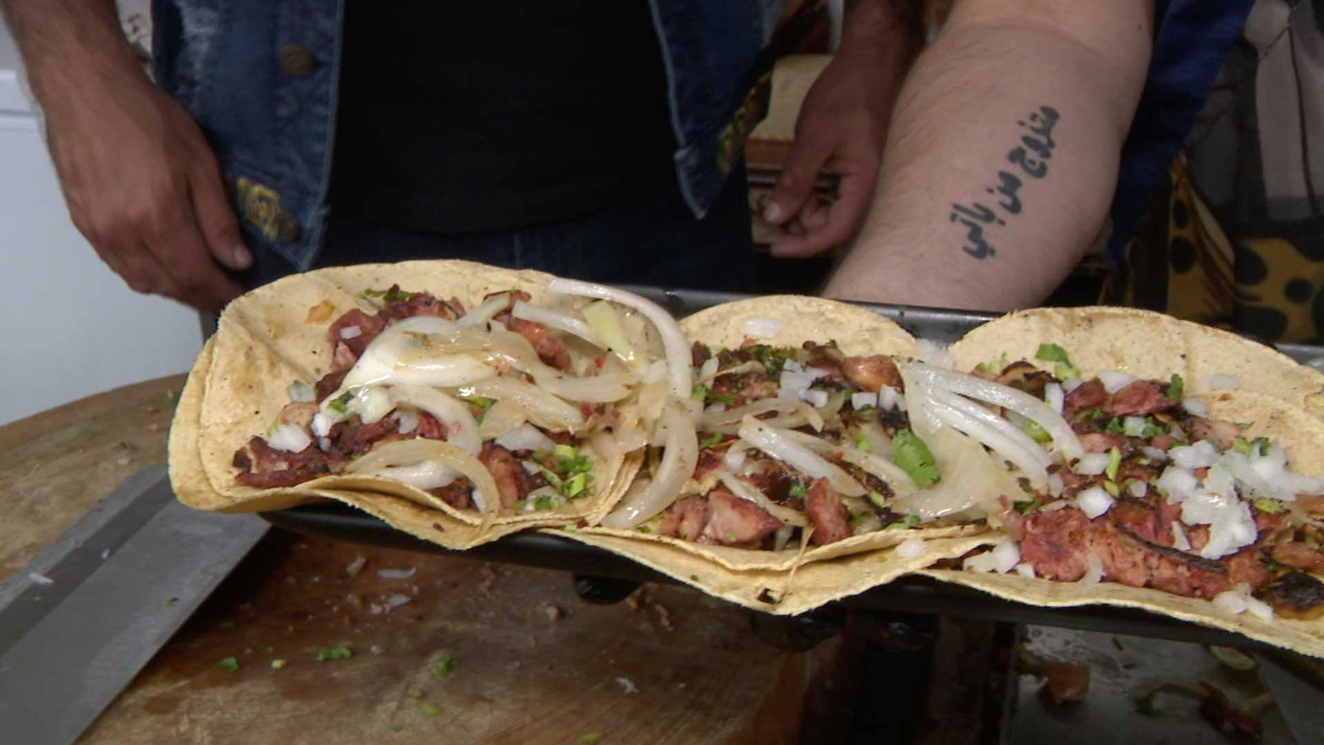 ¡Receta secreta! Así se preparan los mejores tacos de tripa y manzana