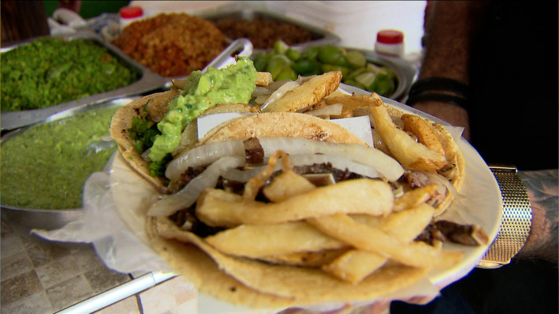 Chorizo rojo, verde y habanero... Lo mejor de Toluca en la capirucha