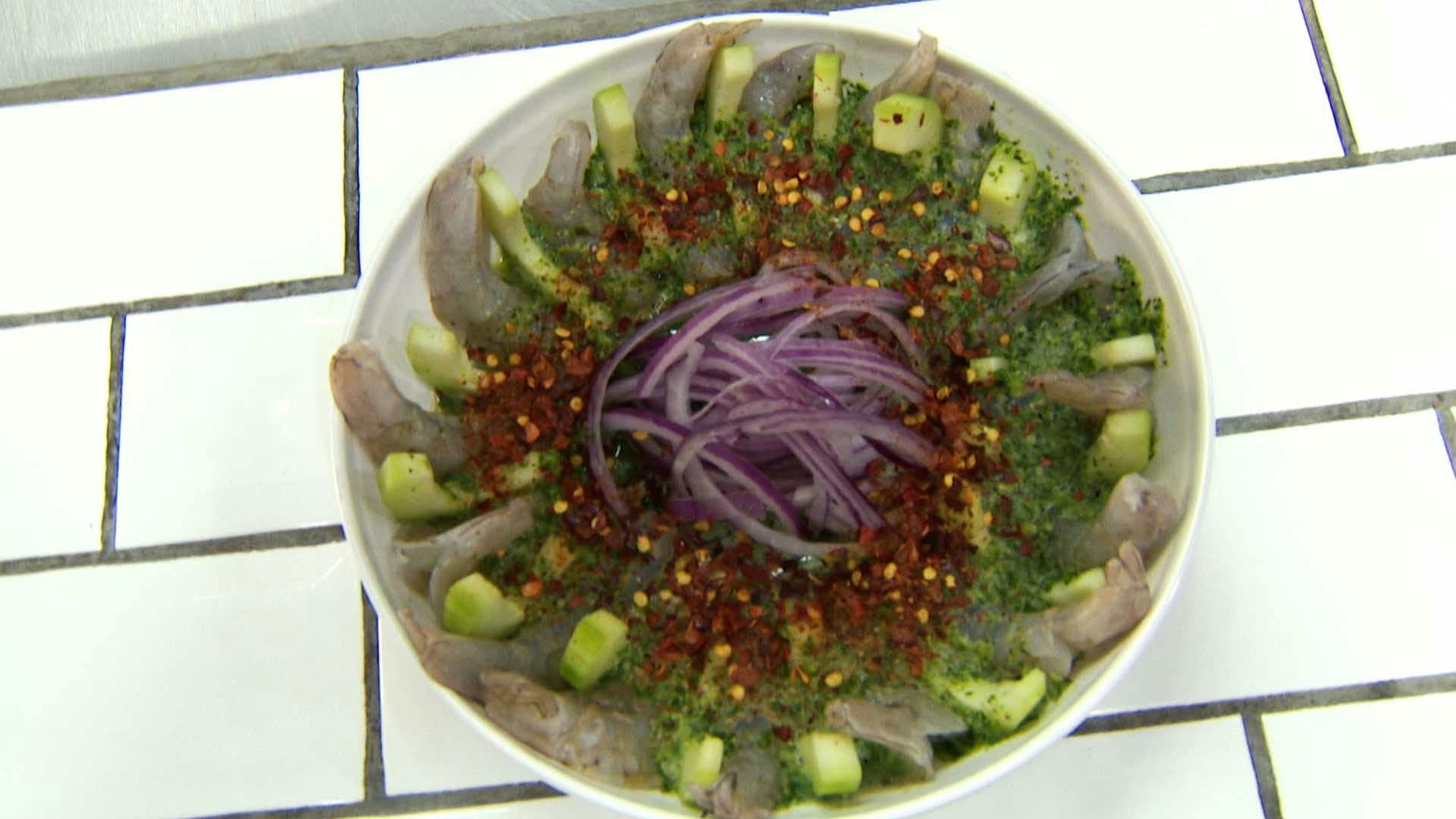 VIDEO: ¿Sin ideas para la comida? Disfruta de un delicioso Aguachile con esta sencilla preparación