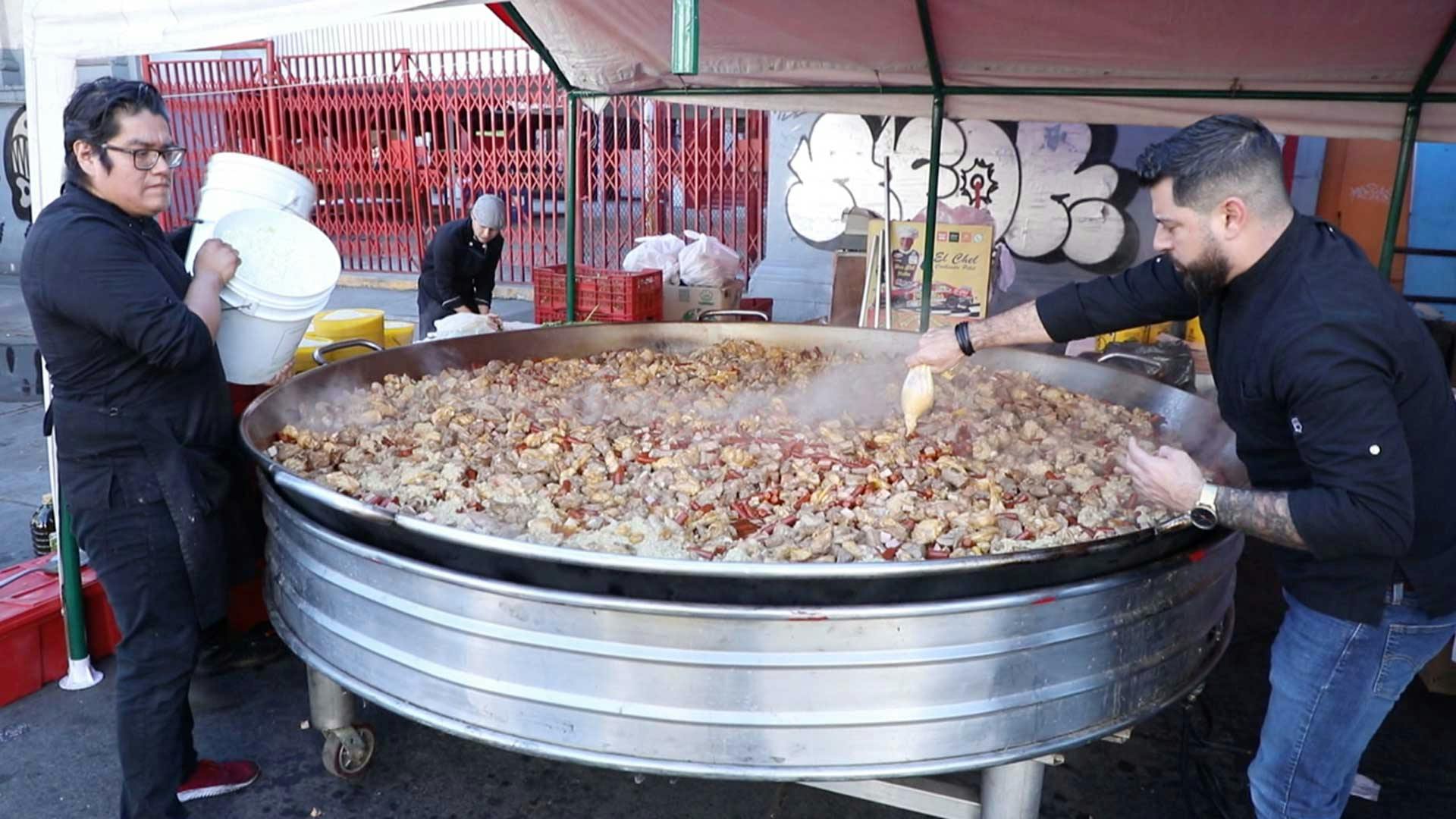 ¡Una deliciosa paella de mil kilos! Tal y como lo acabas de leer