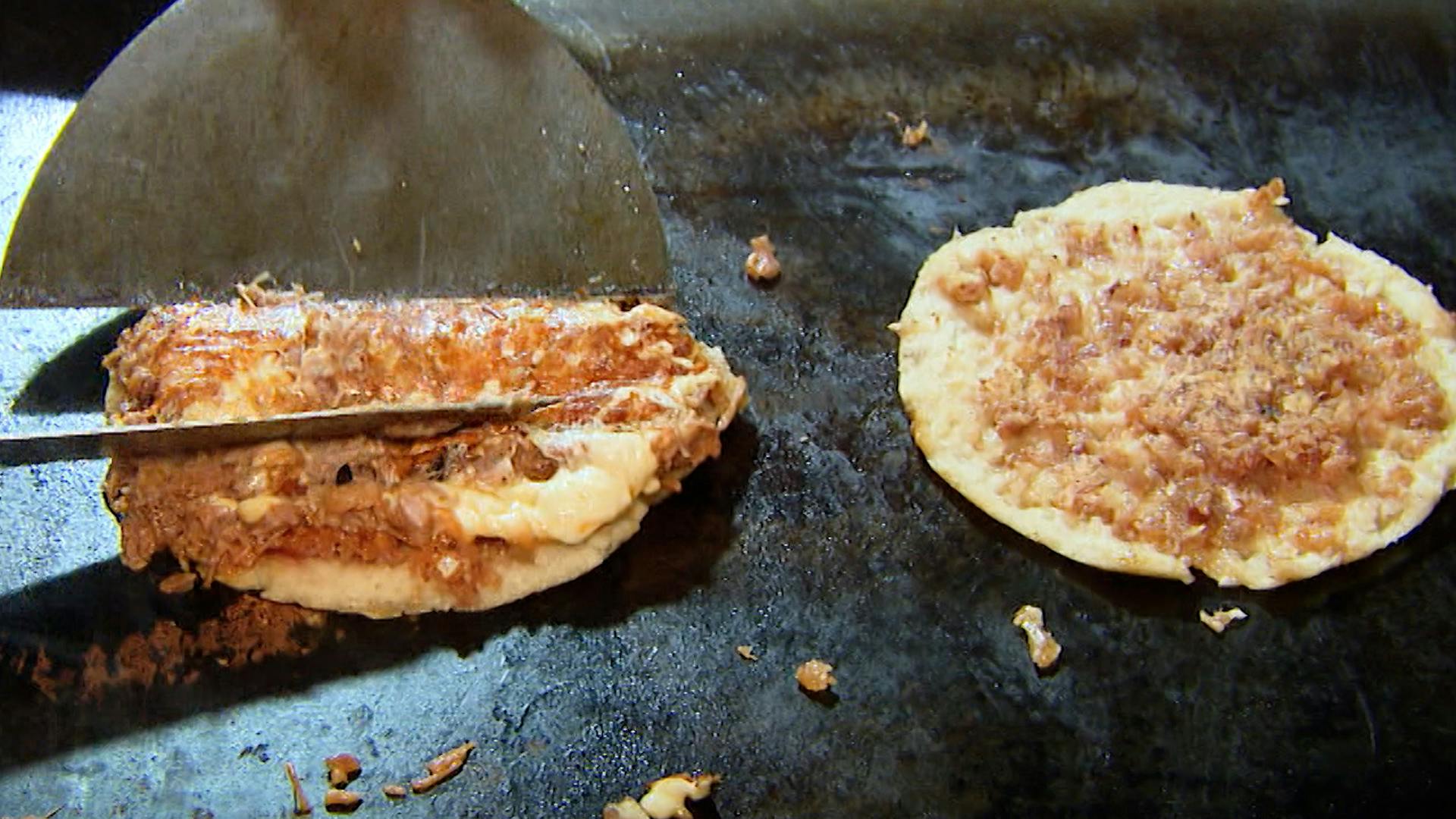 Si te terminas diez "gordibuenas" y un agua, ¡te regalan 1000 pesos!