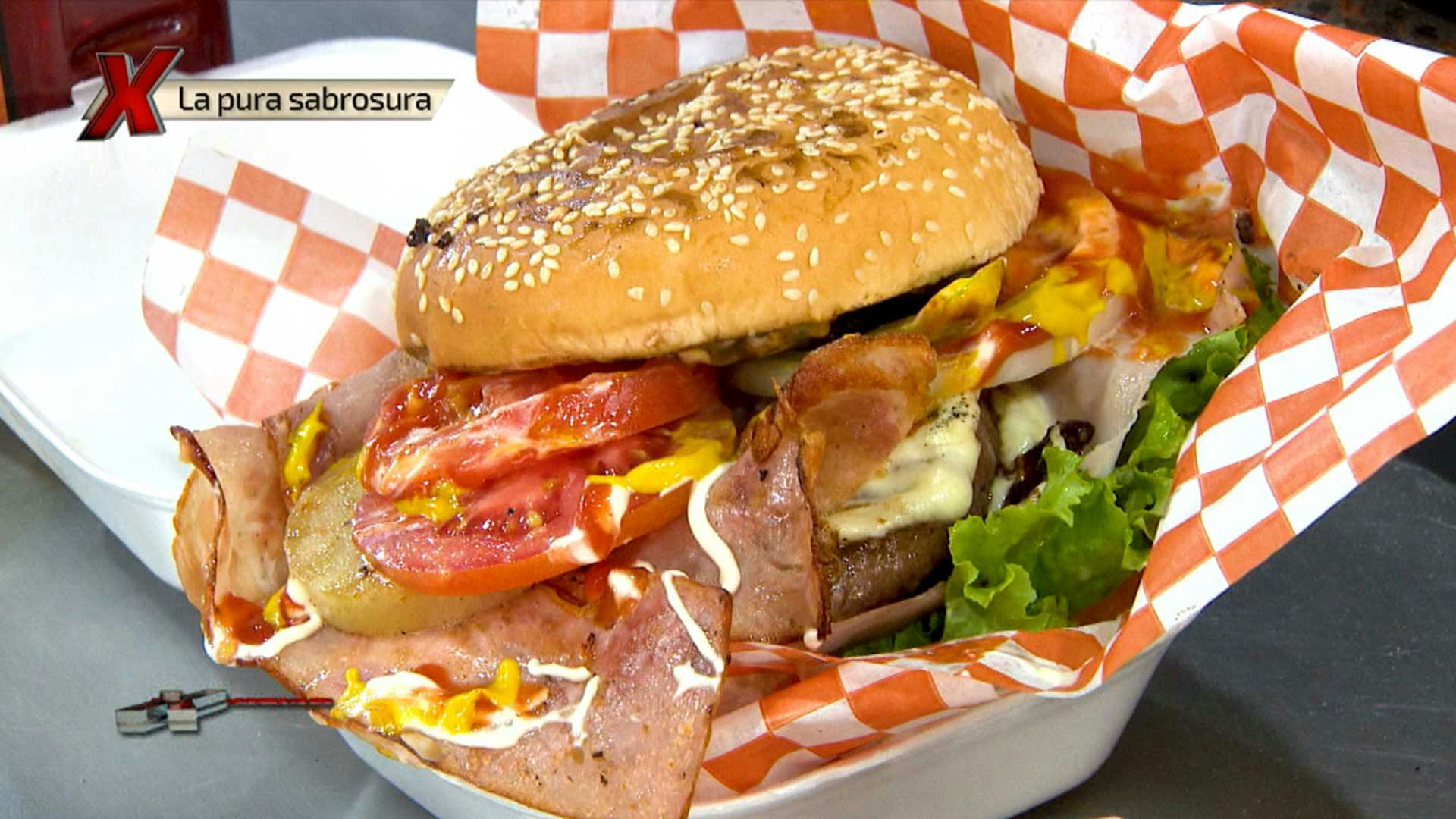 ¡Alitas, hamburguesas y muchas deliciosas garnachas más al carbón!