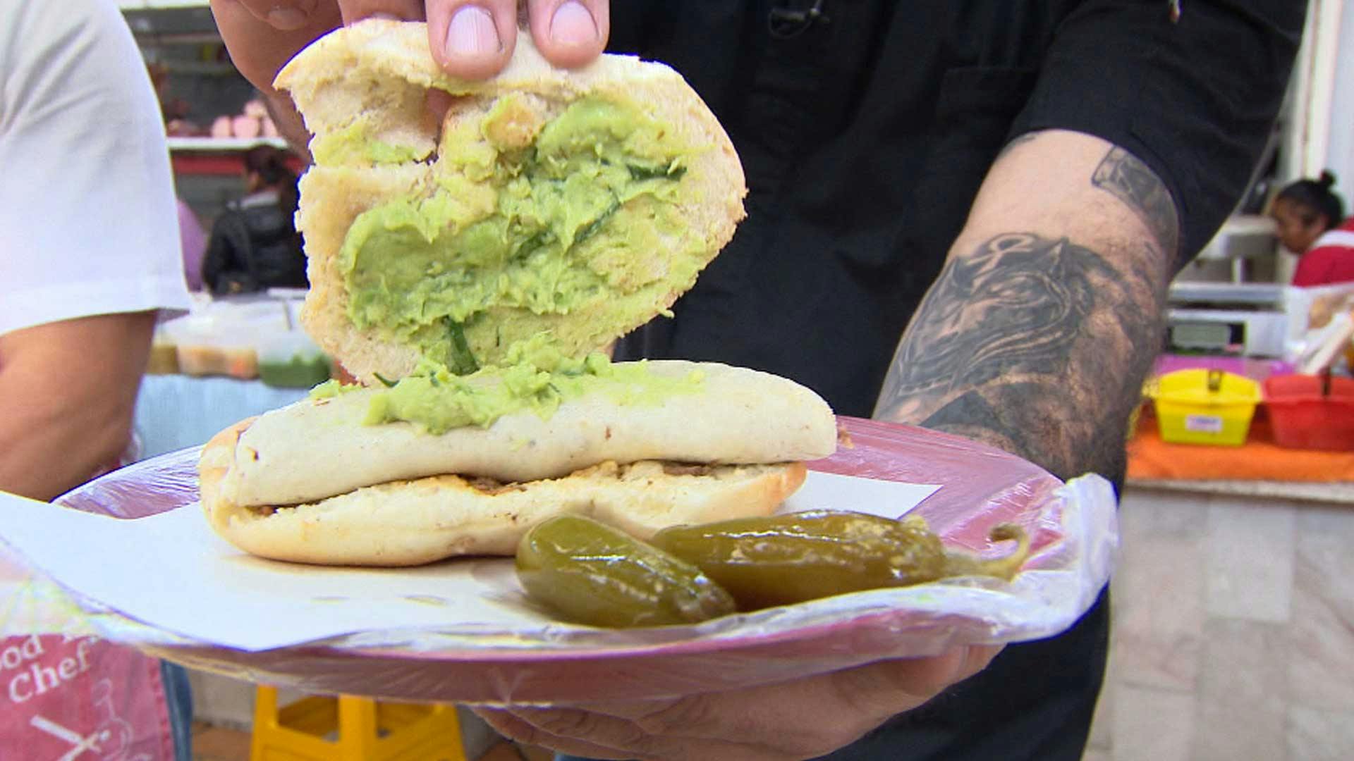 ¡Conoce las famosas "Borregotas"! Una torta de taco de barbacoa