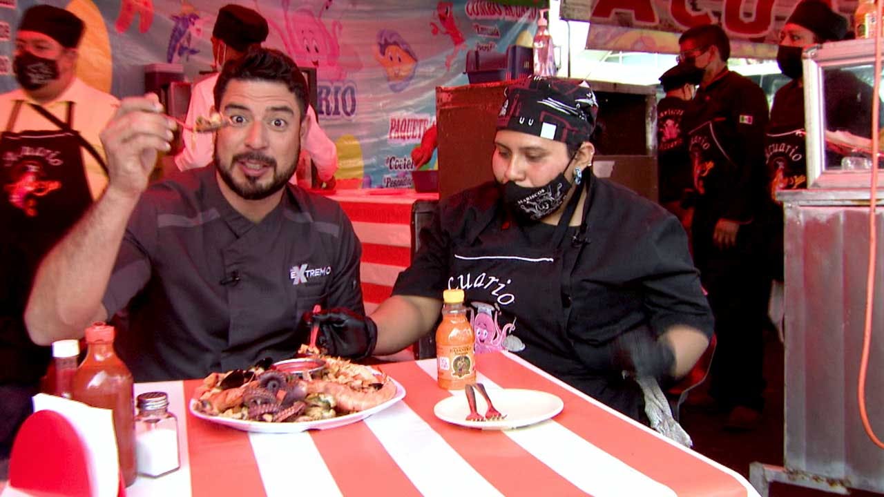 Una rica parrillada de mariscos callejera en la CDMX.