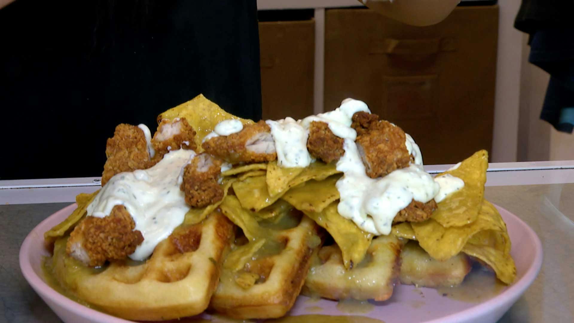 ¿Guafles con chilaquilies?