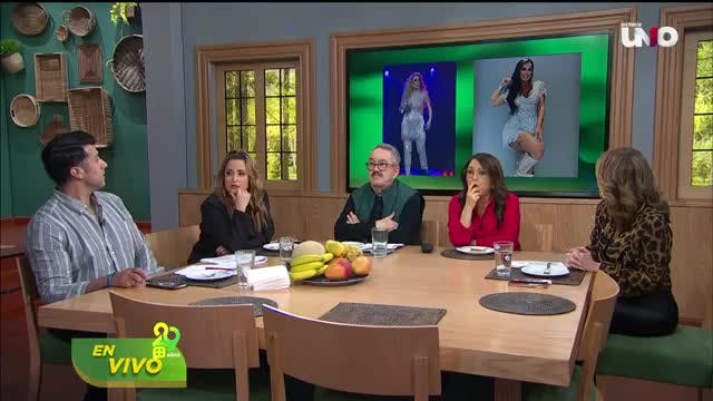 ¿Quién tiene el icónico vestido plateado de Dulce La Cantante?