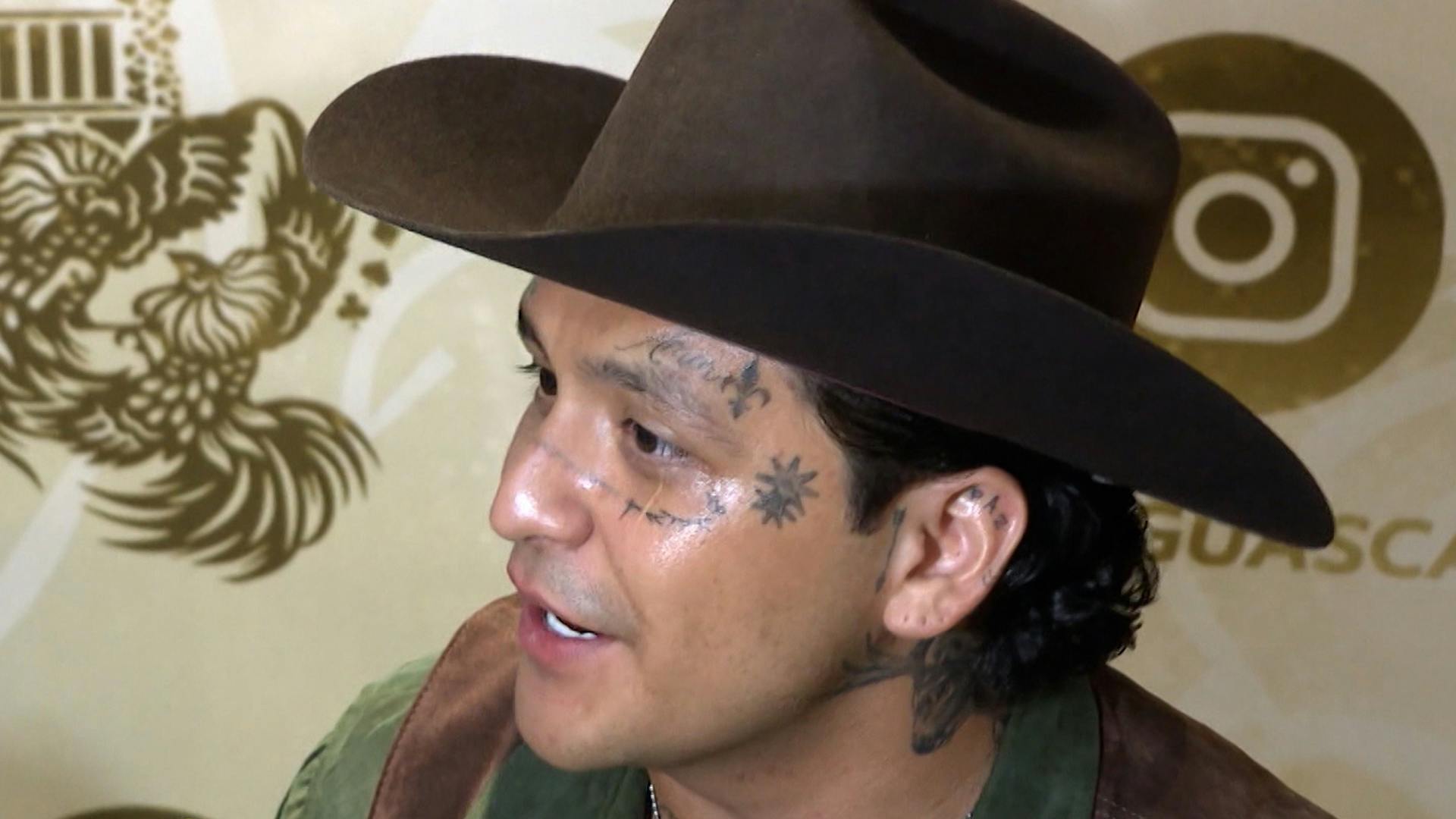 Christian Nodal habla de la posibilidad de trabajar con Carín León