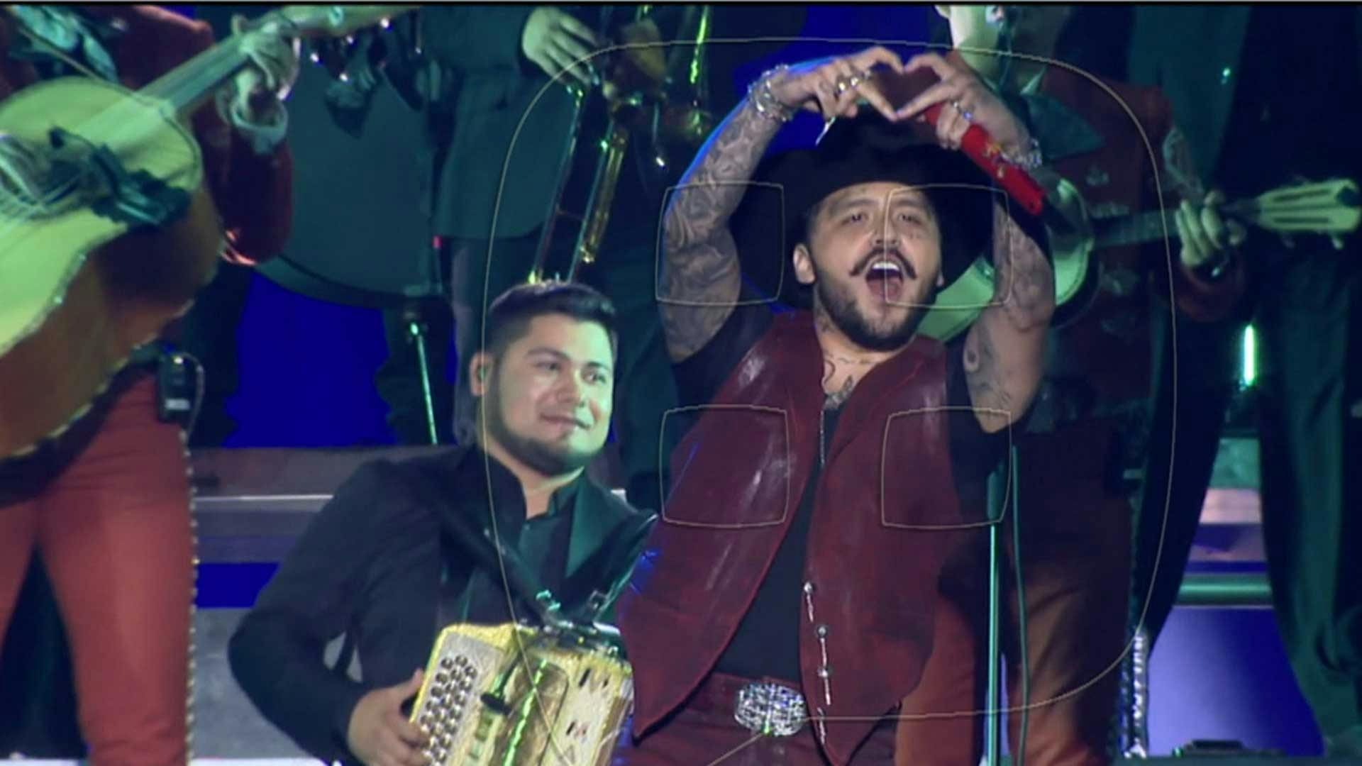 Christian Nodal demostró su humildad al cumplir el sueño de un fanático