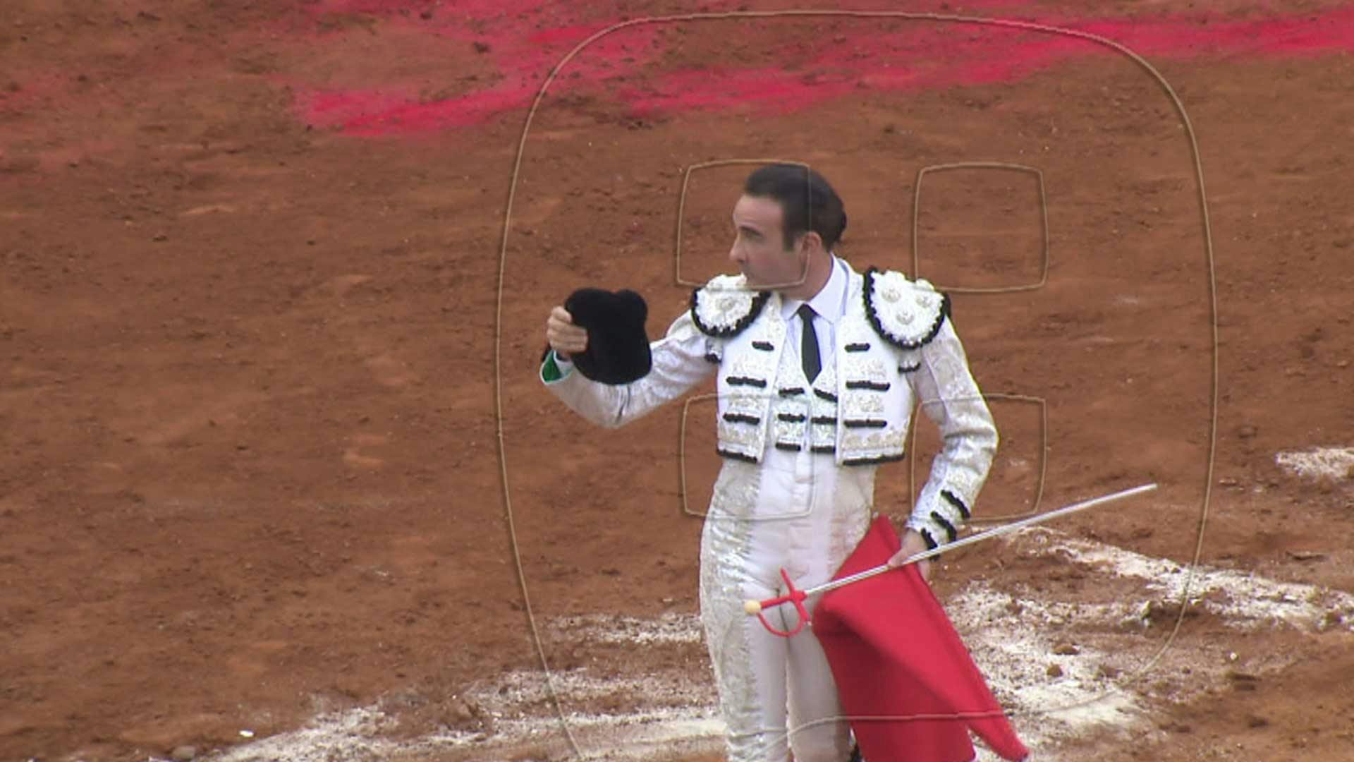 Así fue despedido Enrique Ponce en la última corrida de su carrera