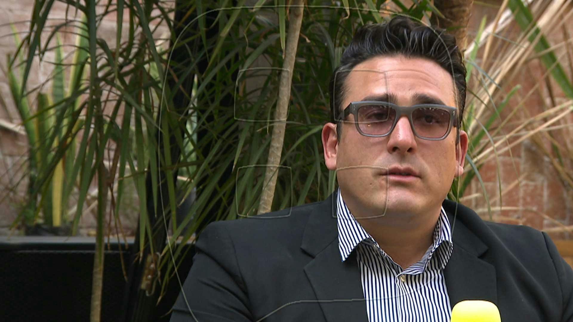 El piloto Raúl Aldama ventila a varios famosos que han viajado con él