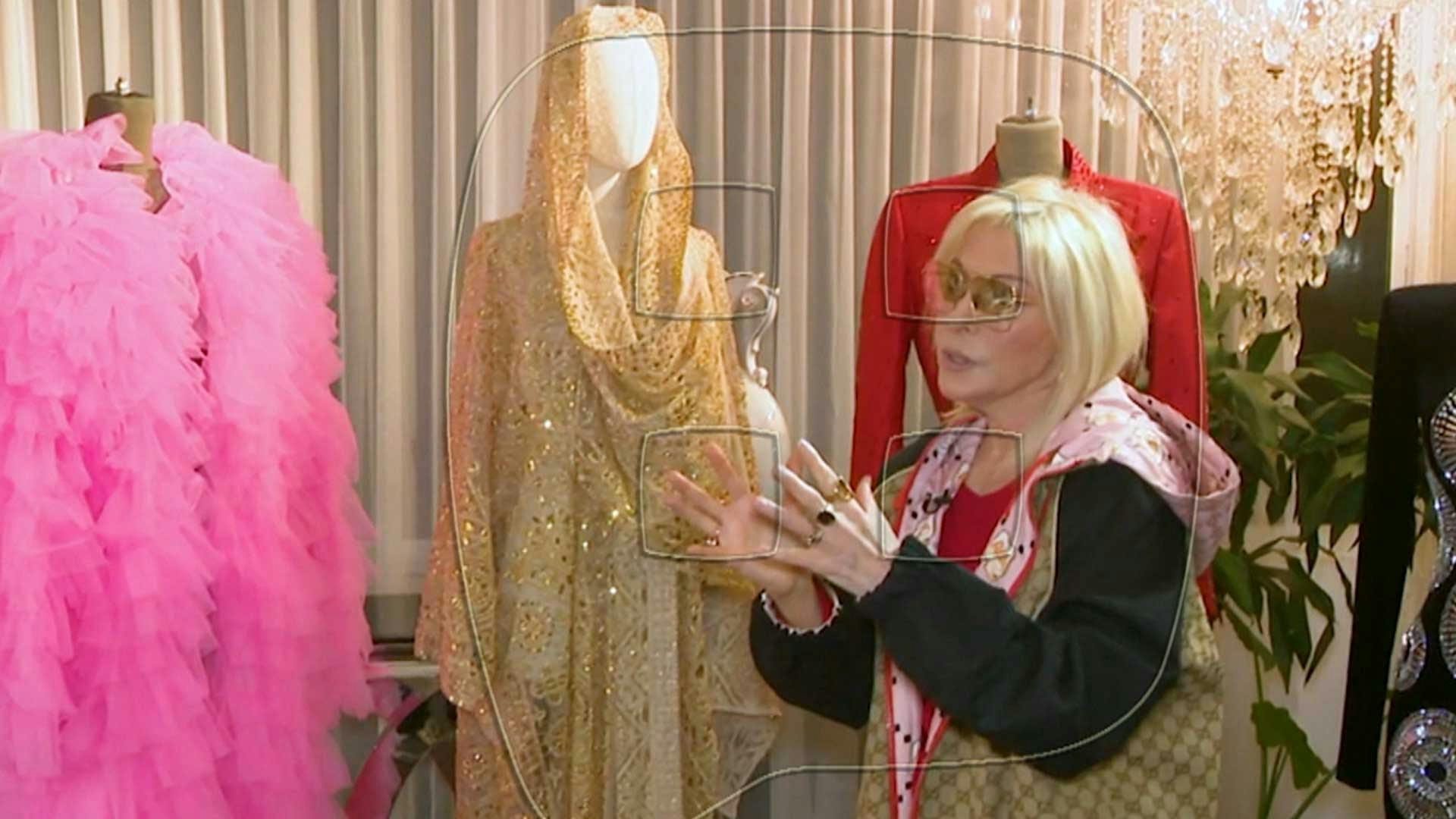 Yuri planea hacer un museo con todos los vestuarios que ha usado