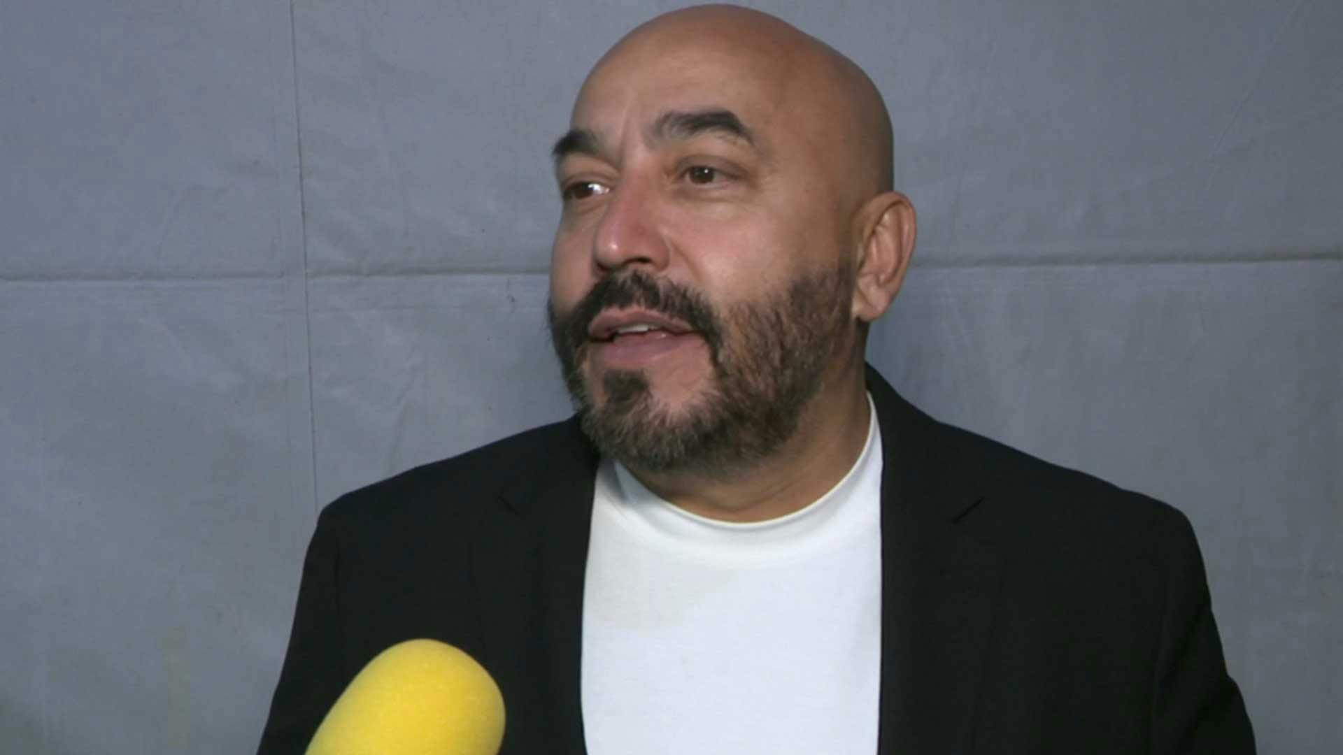 Lupillo Rivera le pide un regalo muy especial a Santa Claus ¿una novia?