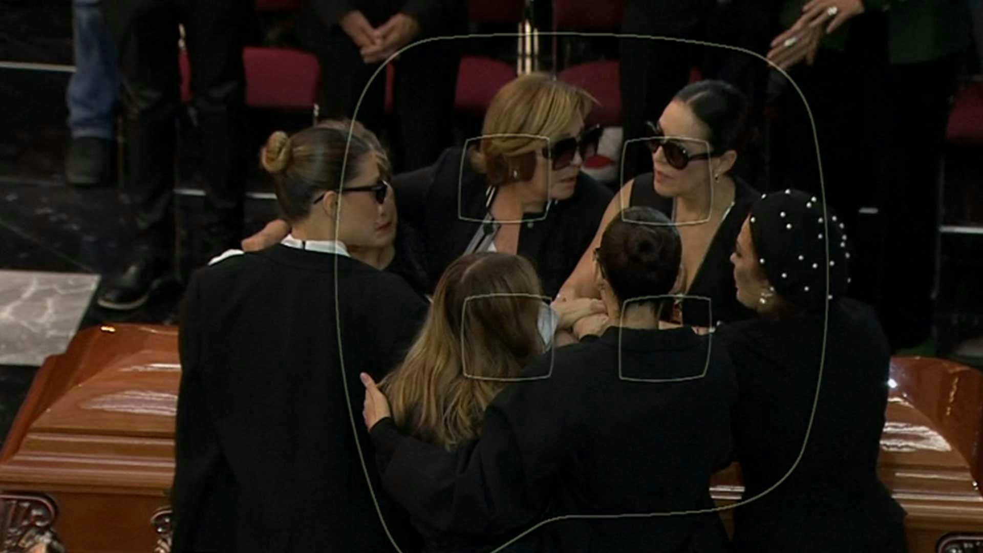 Luis Enrique Guzmán no asistió a homenaje de Silvia Pinal, no se considera figura pública