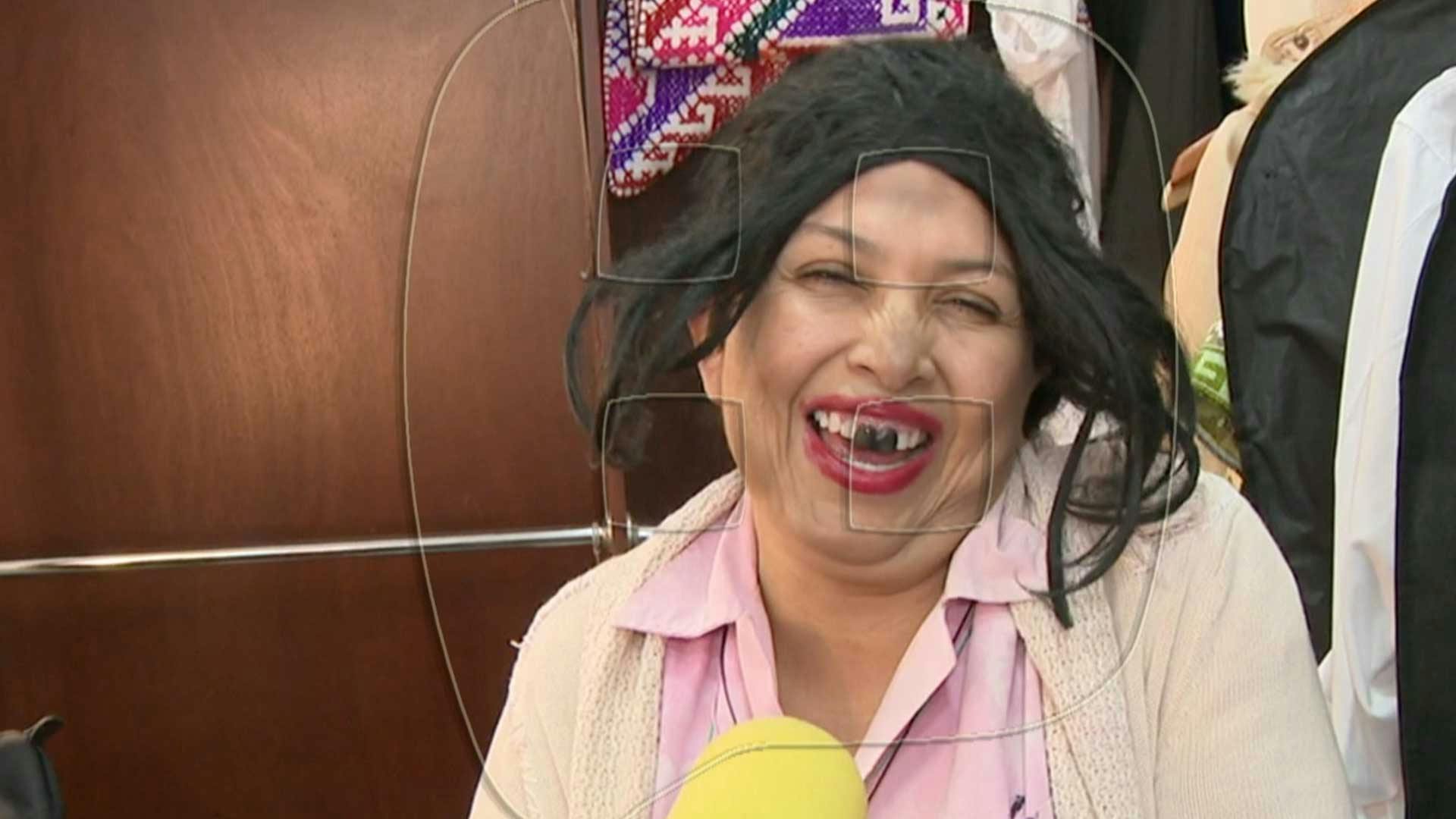 Liliana Arriaga "La Chupitos" tiene un síndrome que le impide llorar y salivar