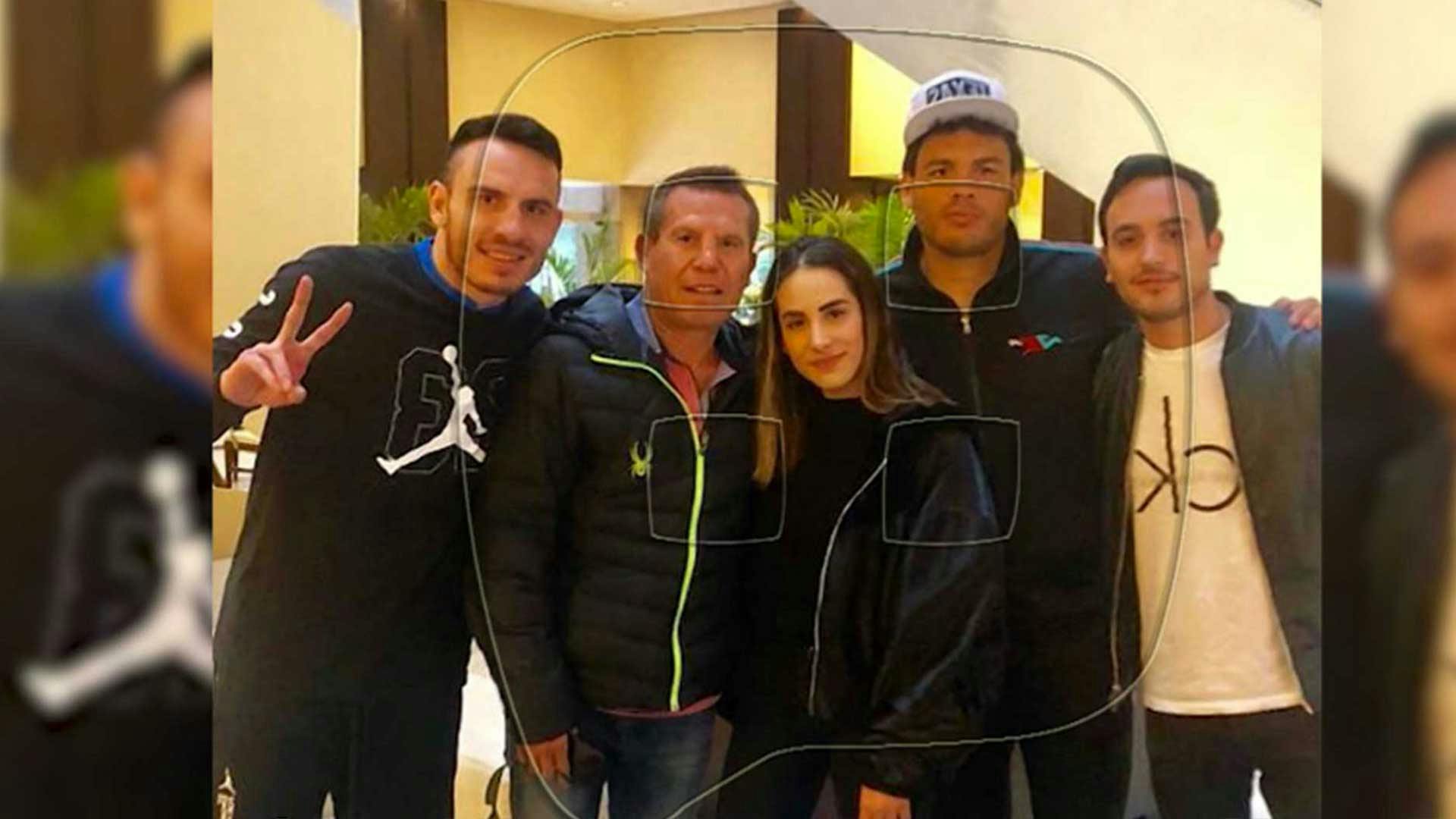 Julio César Chávez Jr. reaparece junto a su padre tras problemas legales