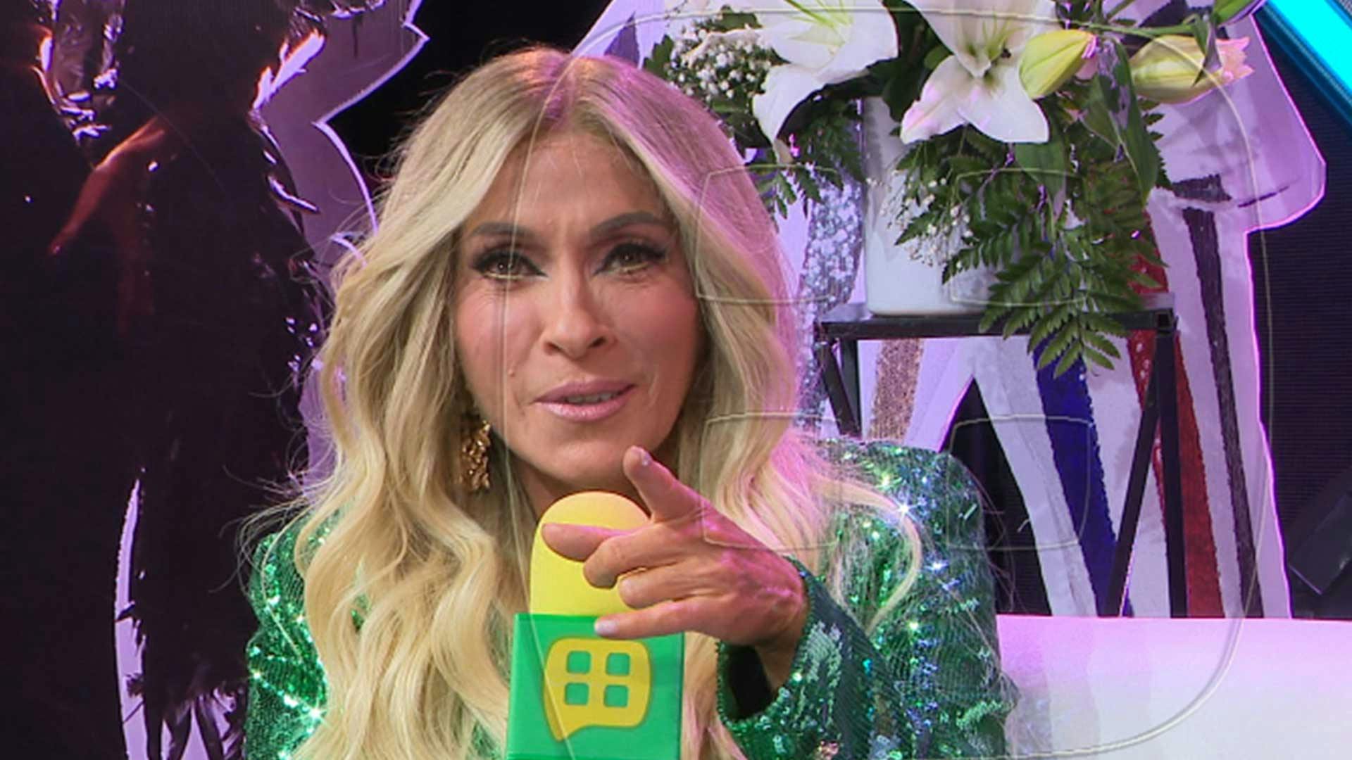 Yuri y Ángela Aguilar presentarán pronto una colaboración musical