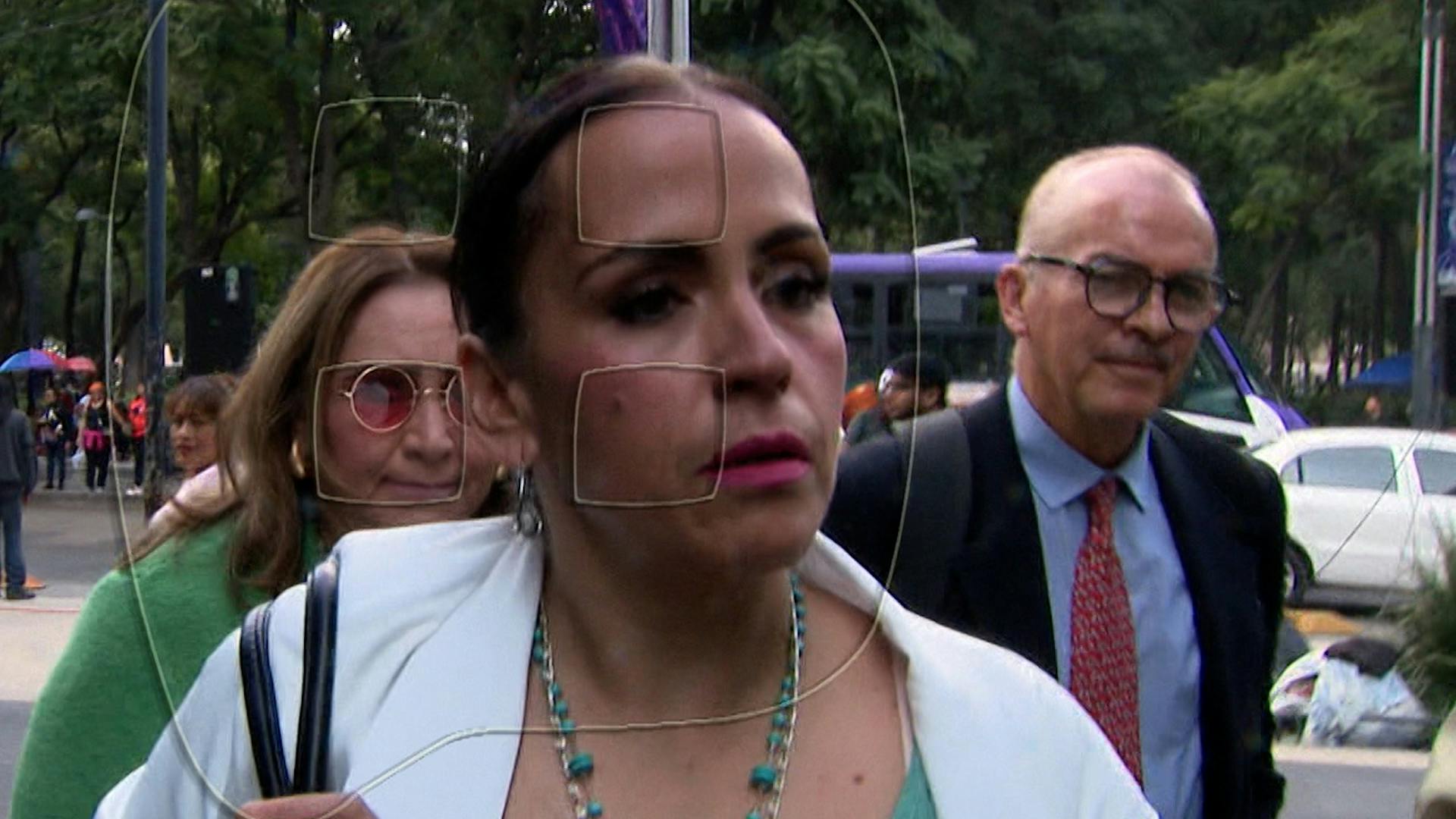 Mayela Laguna duda que a Enrique Guzmán le preocupe el pequeño Apolo