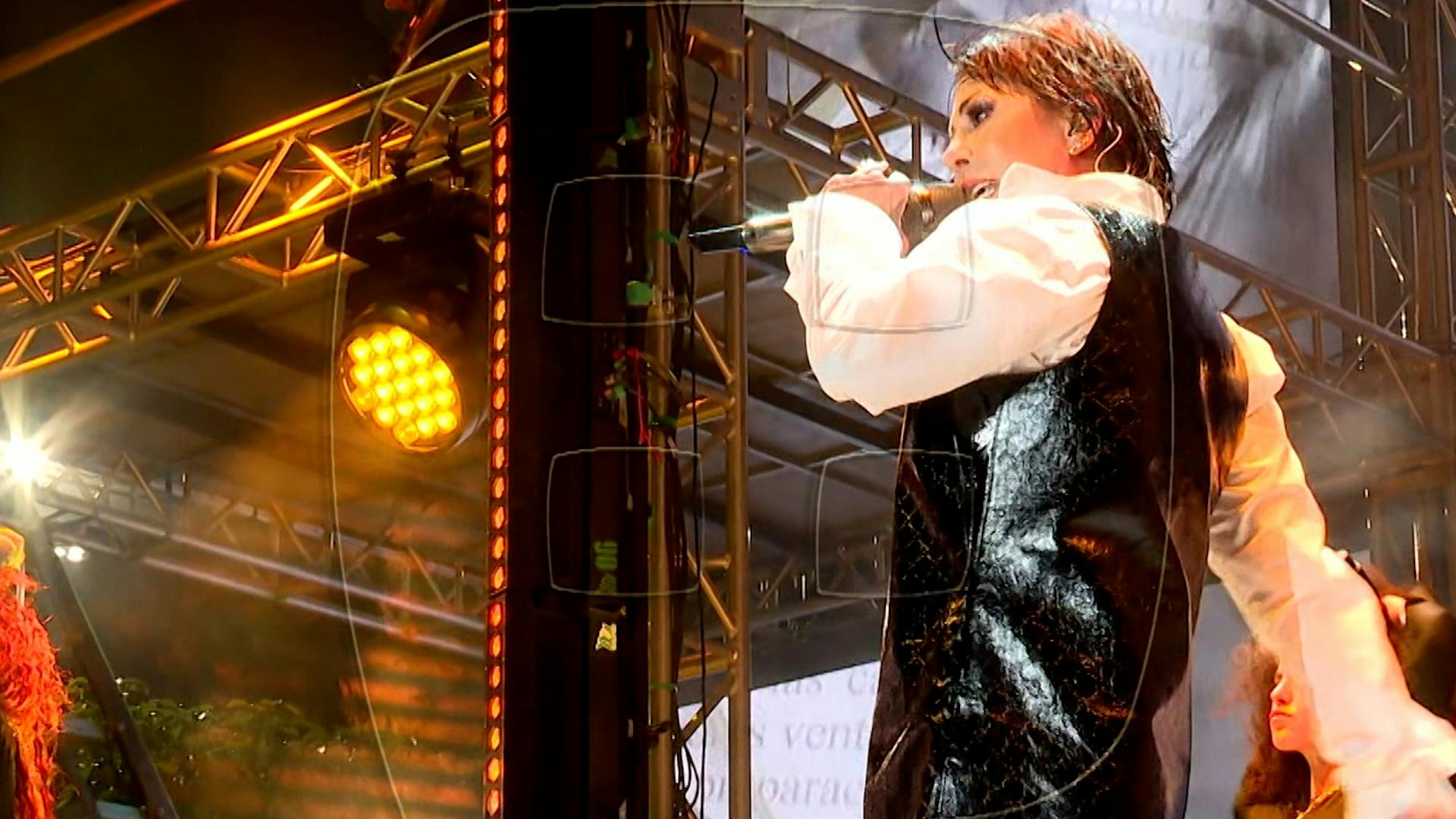 Alejandra Guzmán arrancó su nueva gira "Brilla" en Cancún y derrochó energía