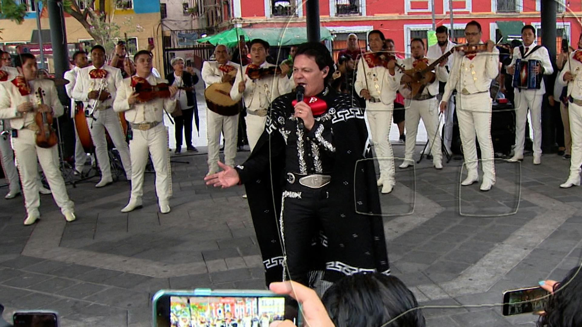 Pedro Fernández dio concierto en Garibaldi por estreno del tema 'Dime que sí'