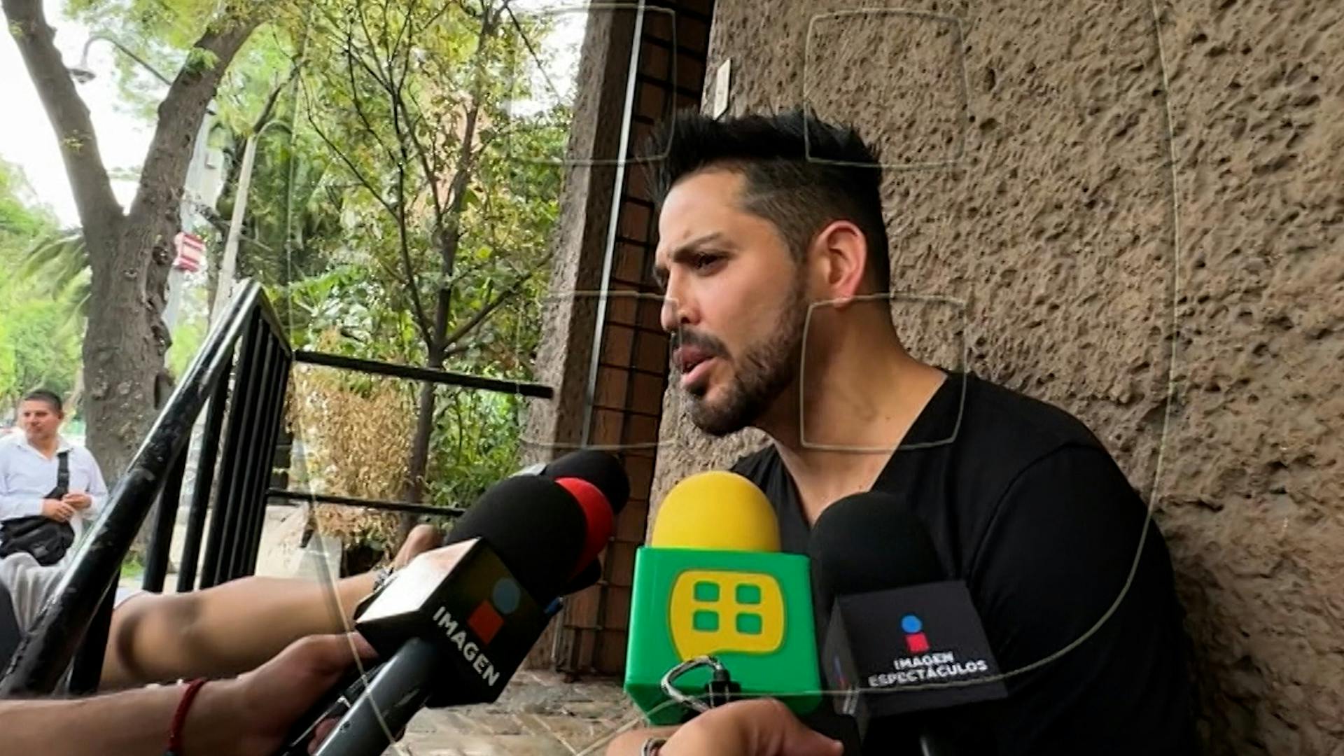 Omar Suárez habla del conflicto de Aracely Arámbula con medio que publicó a sus hijos