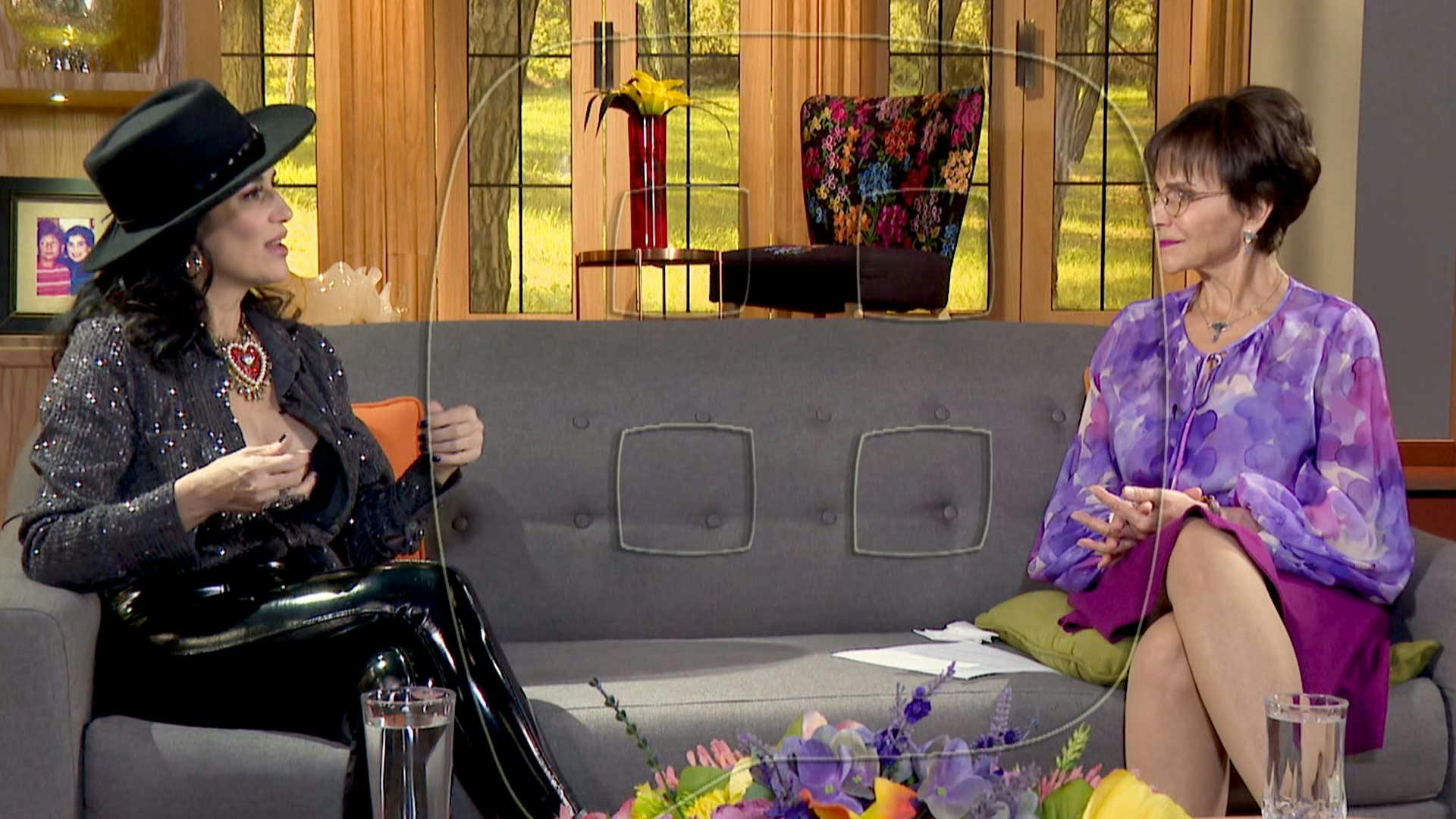 Karina platicó sobre el proceso médico y legal que enfrentó con su hijo transgénero