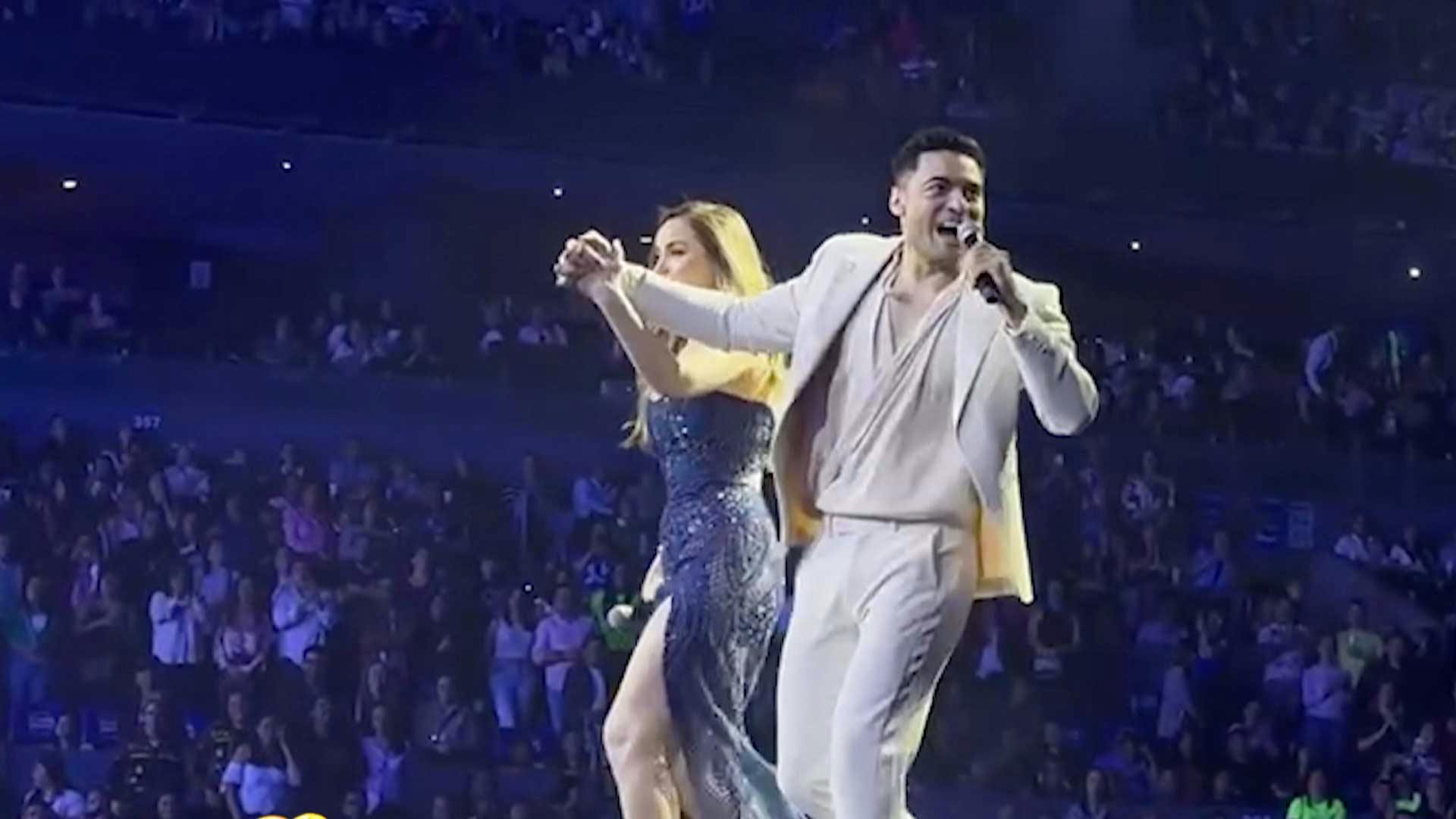 Carlos Rivera celebra 20 años de carrera al lado de Cynthia Rodríguez y exacadémicos