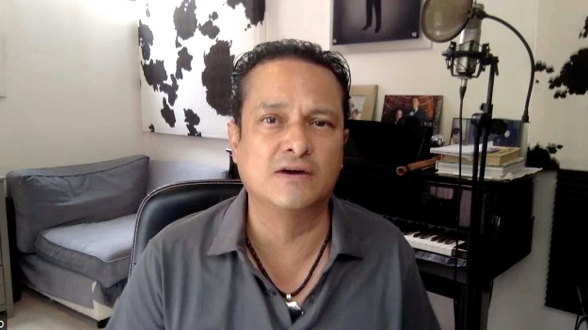 Juan Pablo Manzanero denuncia agresión a su hijo de 15 años por parte de un profesor