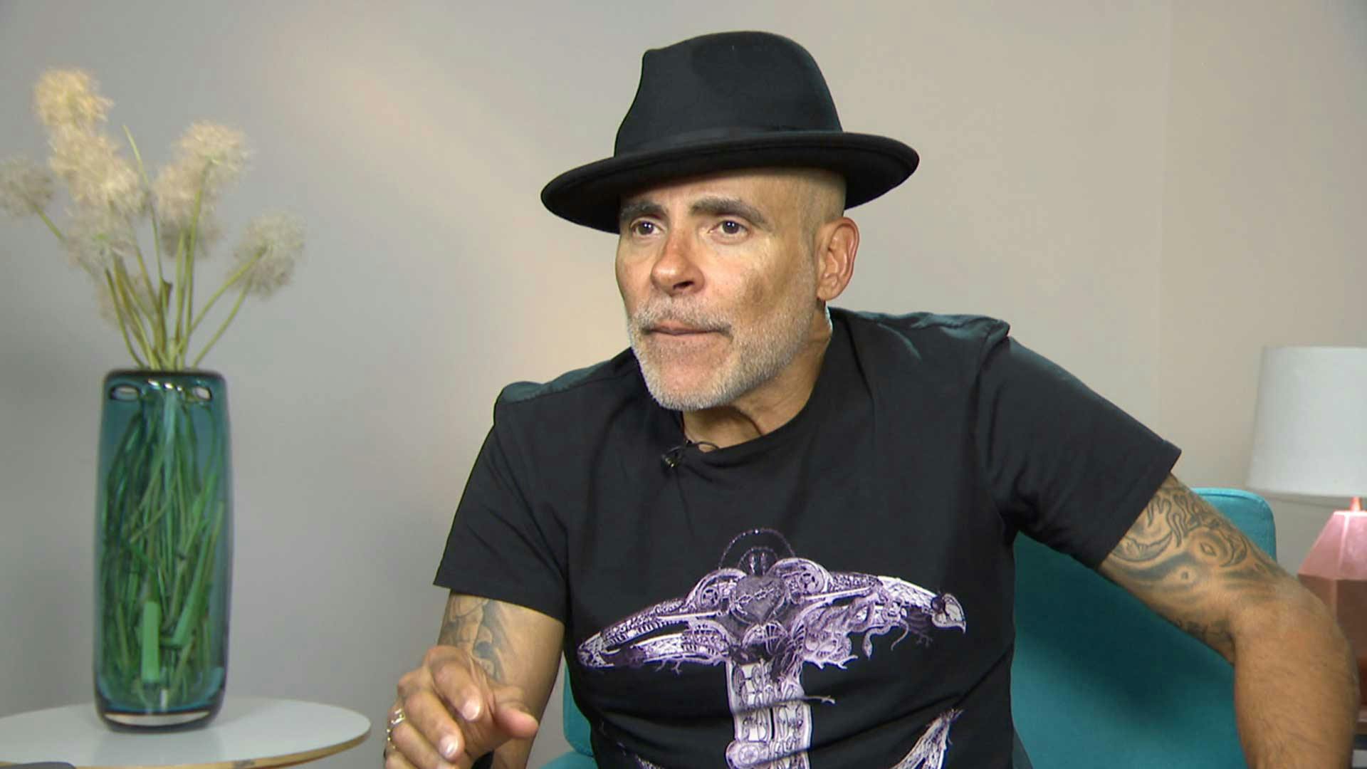 Miguel Cancel recuerda cómo JLo hizo de todo para tomarse foto con Menudo