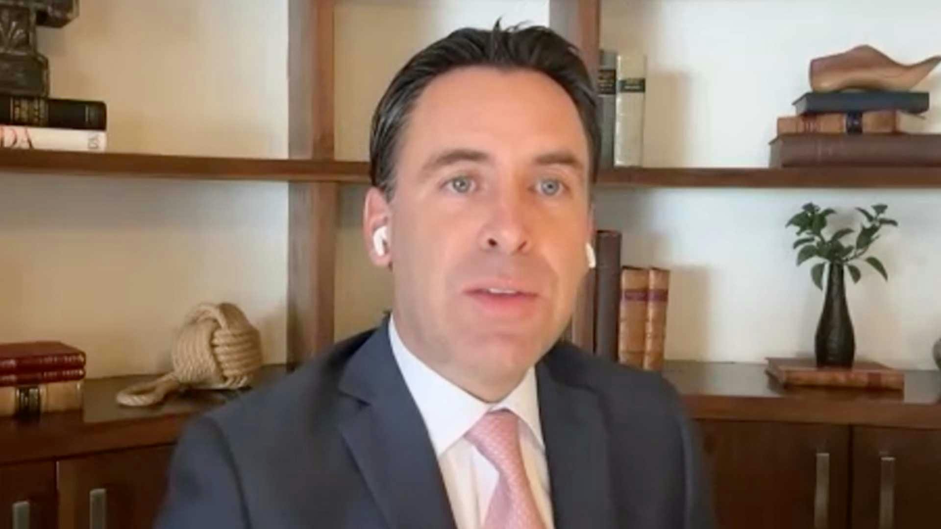 Ana Bárbara y su pareja ratificaron denuncia contra Francisco Ugalde