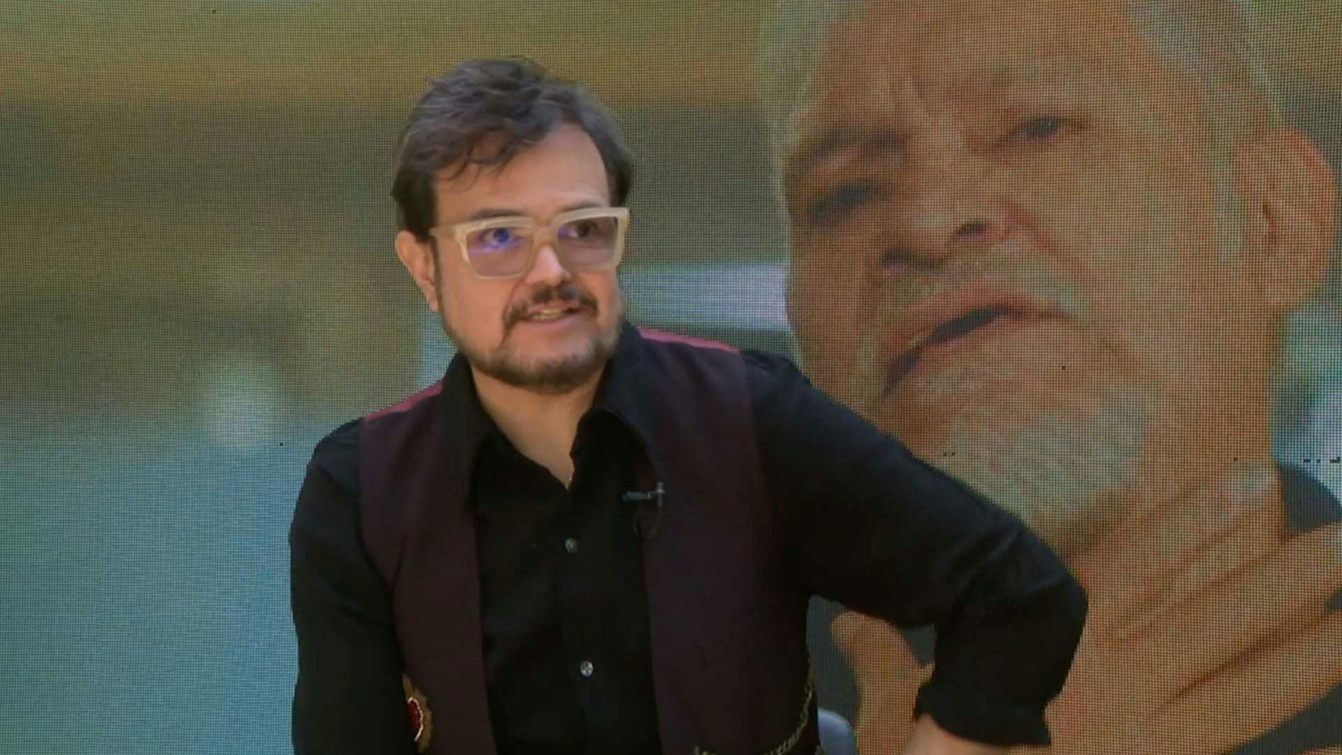 Ante las críticas, Aleks Syntek se defiende por polémica con su esposa