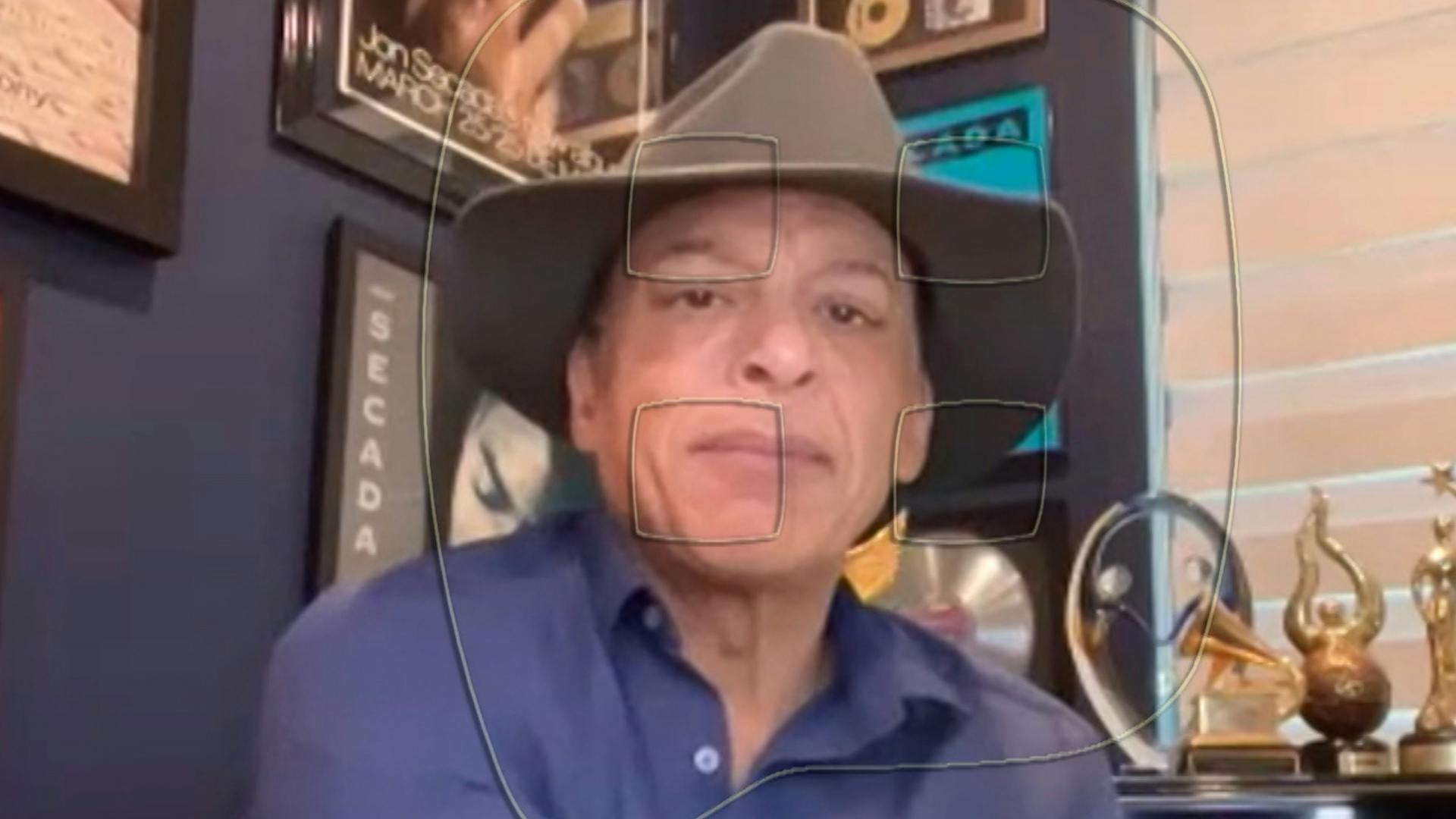 Tras la muerte de su padre, Jon Secada decidió apoyar una campaña